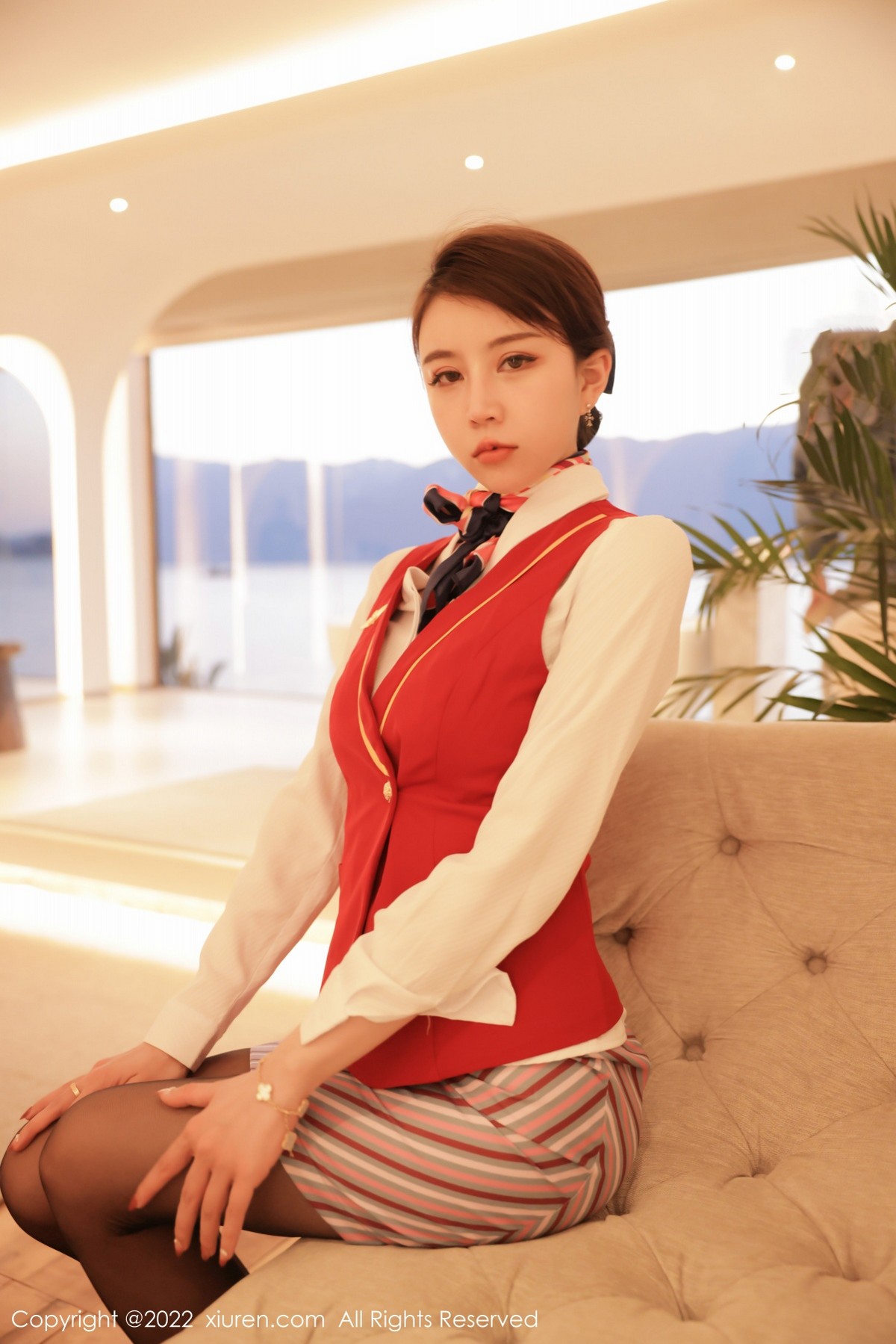 xgyw.top_XiuRen第4824期_模特tina_甜仔大理旅拍脱空姐制服露蕾丝内衣开档黑丝诱惑写真59P