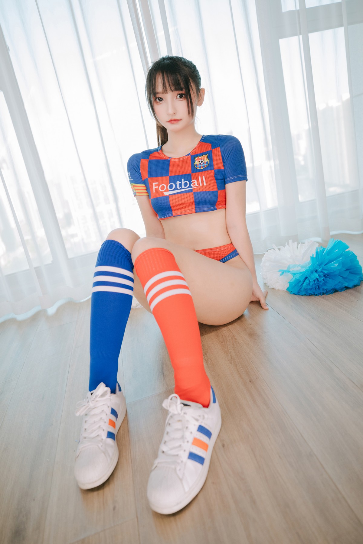 xgyw.top_萝莉美女神楽坂真冬啦啦队少女主题性感运动服系列配超薄肉丝秀完美身材诱惑写真150P