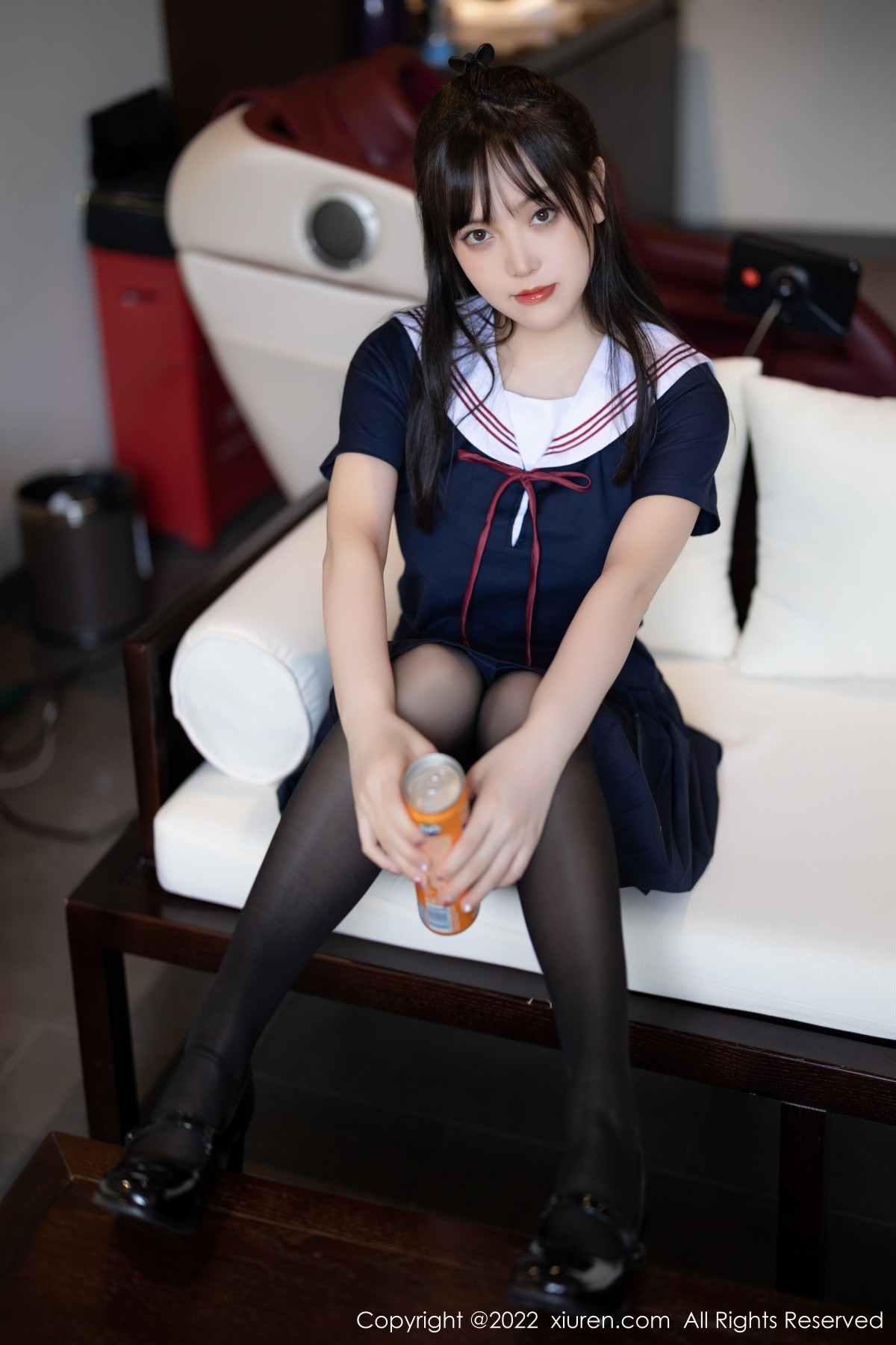 xgyw.top_XiuRen第4826期_模特豆瓣酱性感深蓝色套装配超薄无内黑丝秀丰满身材诱惑写真71P