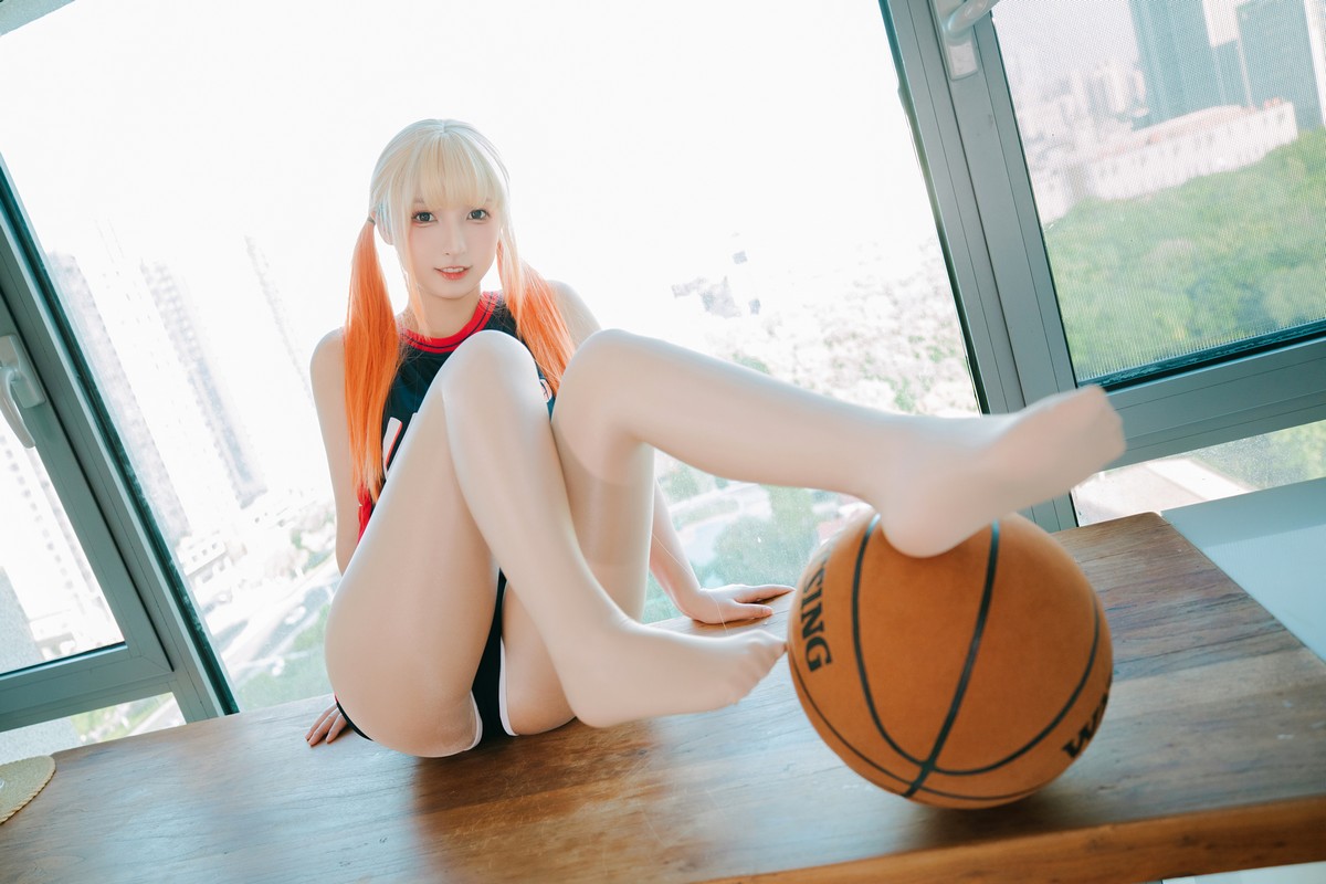 xgyw.top_萝莉美女神楽坂真冬啦啦队少女主题性感运动服系列配超薄肉丝秀完美身材诱惑写真150P