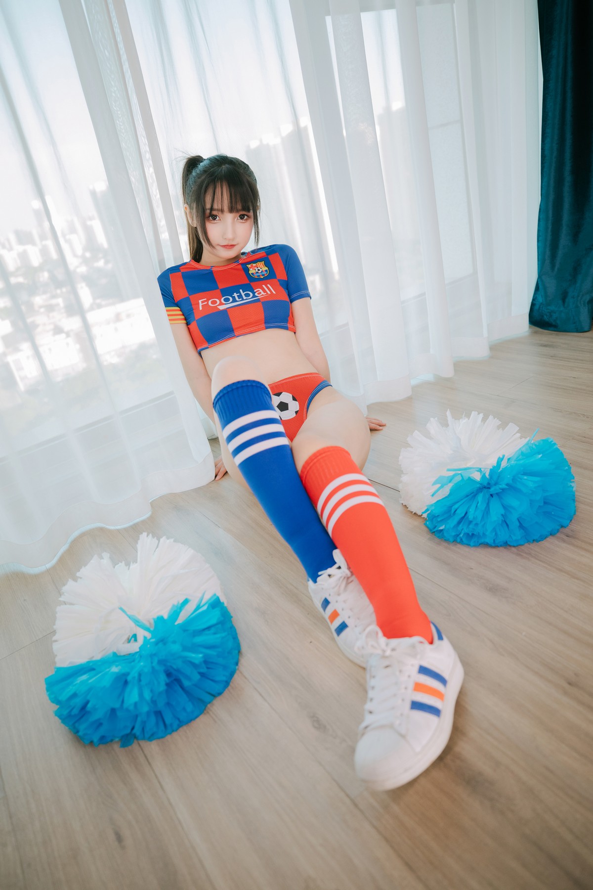 xgyw.top_萝莉美女神楽坂真冬啦啦队少女主题性感运动服系列配超薄肉丝秀完美身材诱惑写真150P
