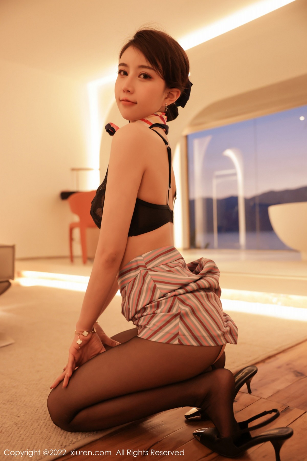 xgyw.top_XiuRen第4824期_模特tina_甜仔大理旅拍脱空姐制服露蕾丝内衣开档黑丝诱惑写真59P