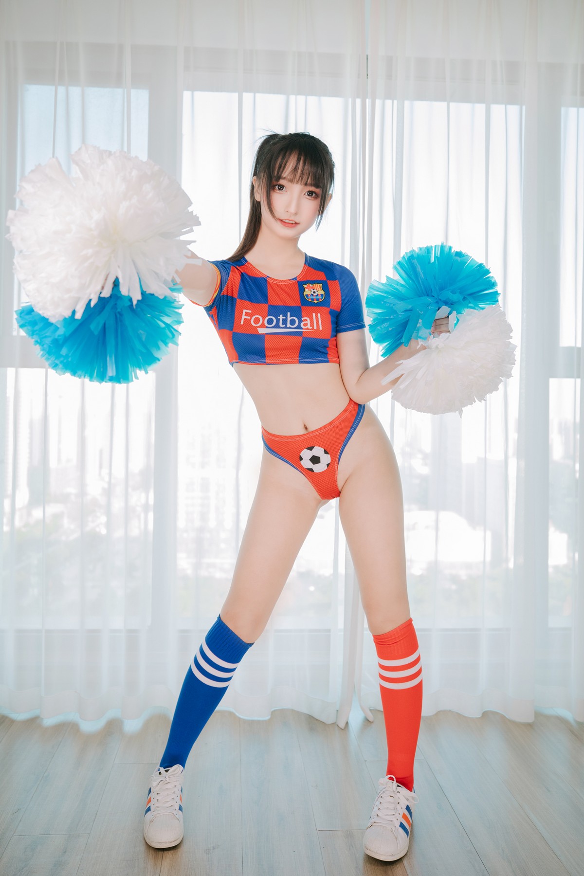 xgyw.top_萝莉美女神楽坂真冬啦啦队少女主题性感运动服系列配超薄肉丝秀完美身材诱惑写真150P