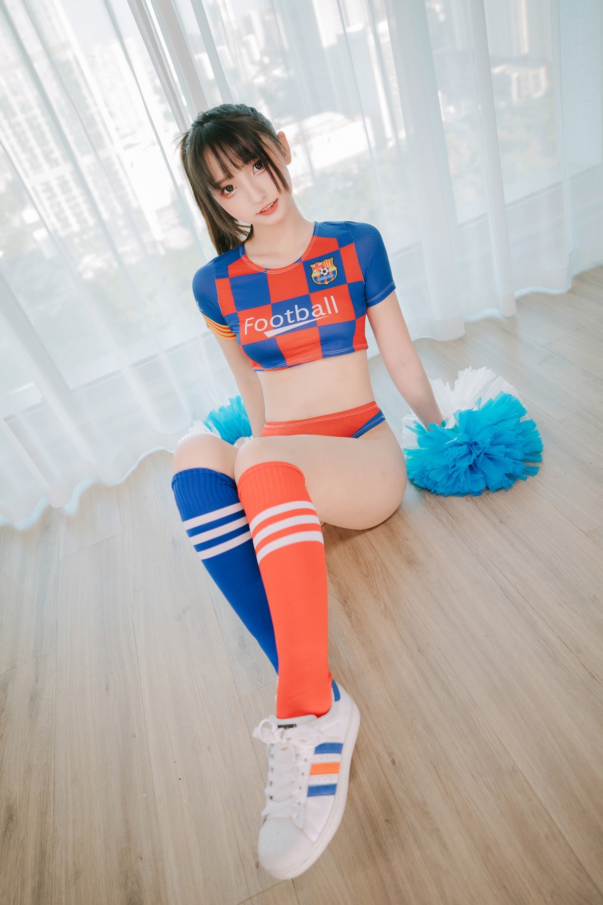 xgyw.top_萝莉美女神楽坂真冬啦啦队少女主题性感运动服系列配超薄肉丝秀完美身材诱惑写真150P