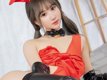 XiuRen第4828期_车模小果冻儿性感兔子礼物装扮红色服饰配黑皮靴撩人骚扰写真69P