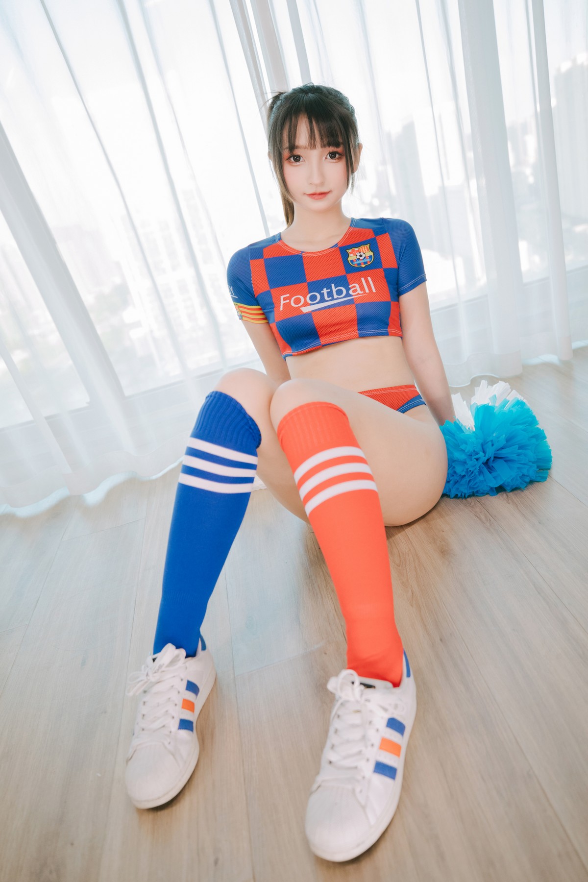xgyw.top_萝莉美女神楽坂真冬啦啦队少女主题性感运动服系列配超薄肉丝秀完美身材诱惑写真150P