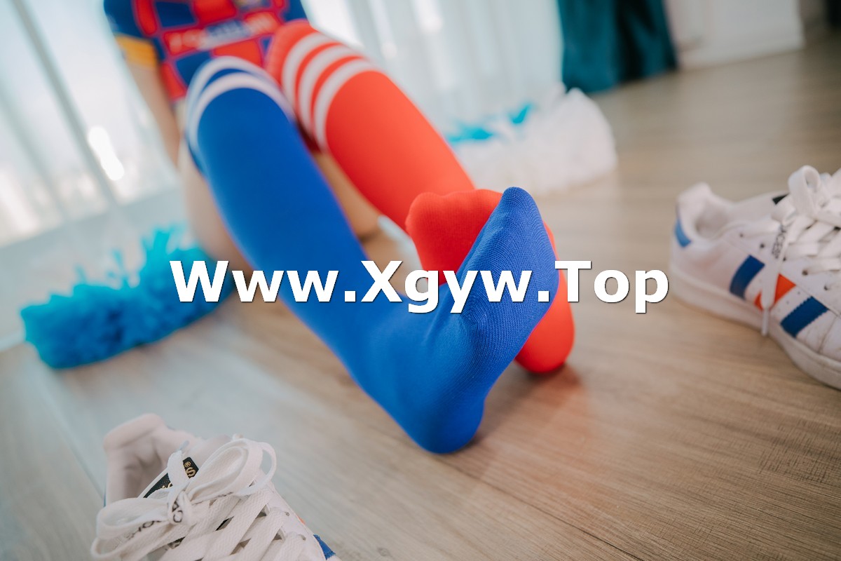 xgyw.top_萝莉美女神楽坂真冬啦啦队少女主题性感运动服系列配超薄肉丝秀完美身材诱惑写真150P