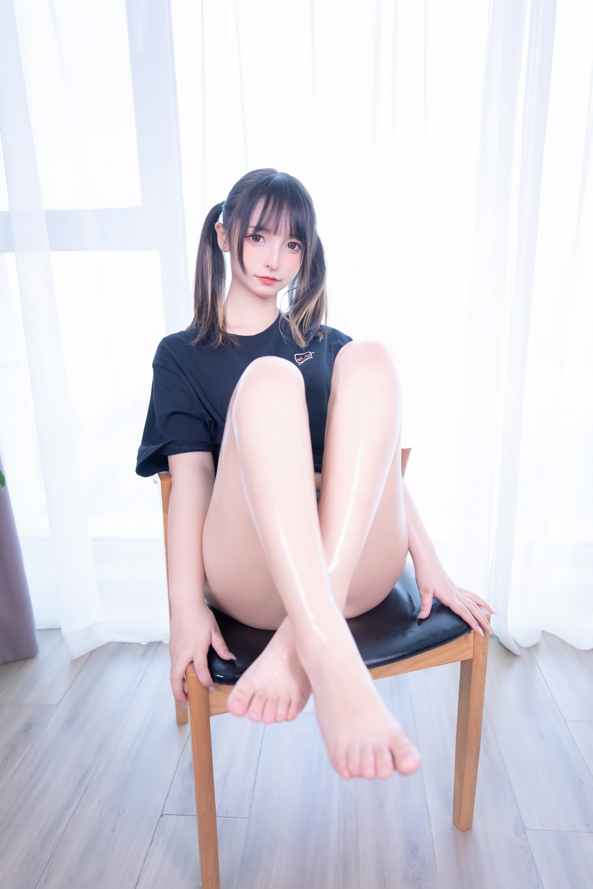 xgyw.top_萝莉美女神楽坂真冬牛仔裤女孩主题私房性感白色蕾丝内衣配牛仔短裤诱惑写真150P