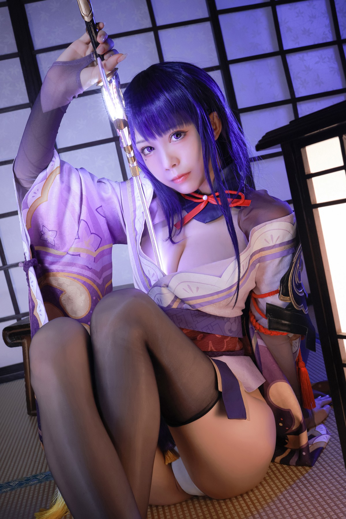 xgyw.top_动漫博主水淼Aqua雷电将军主题私房性感美女战士装扮低胸服饰秀豪乳诱惑写真130P