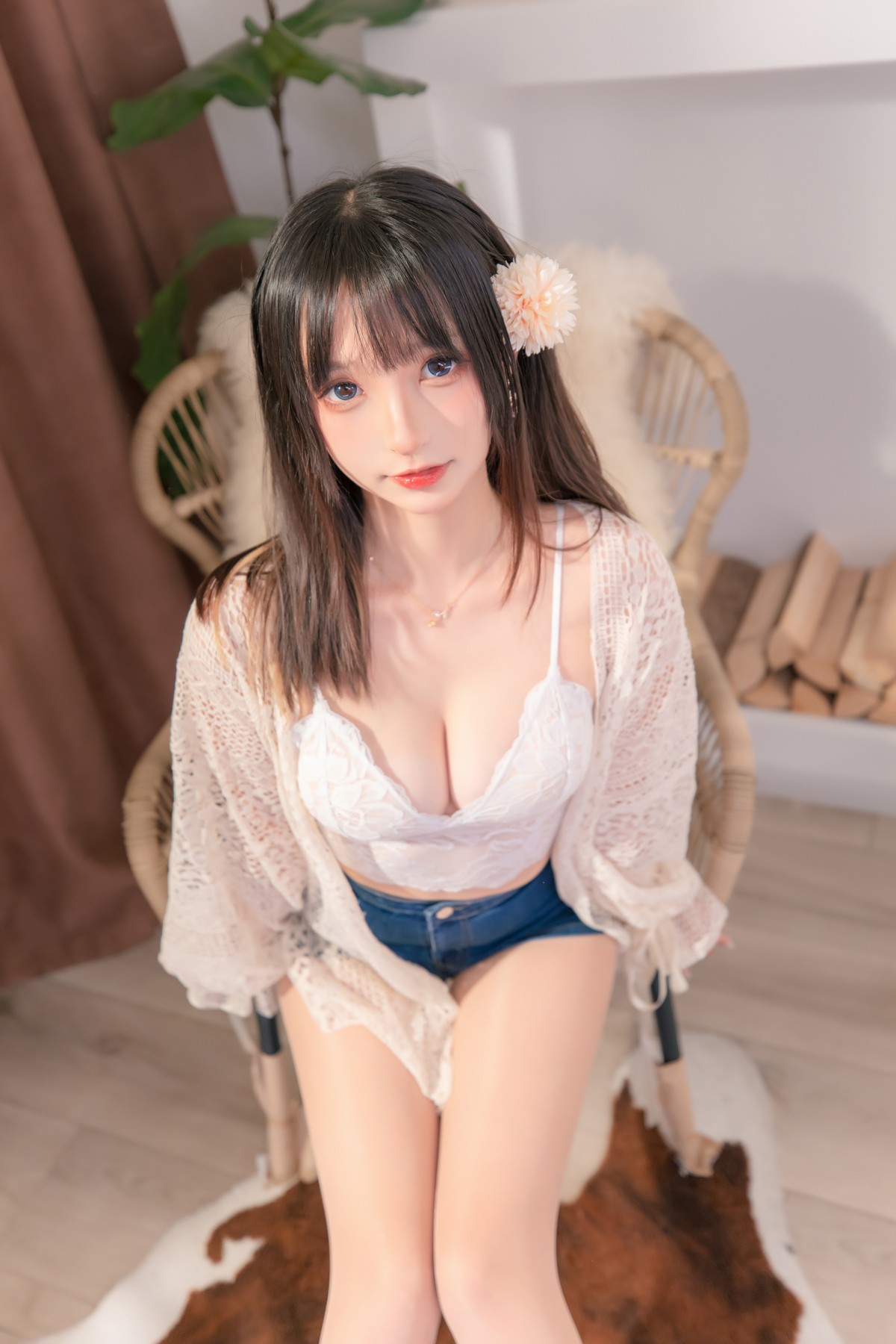 xgyw.top_萝莉美女神楽坂真冬牛仔裤女孩主题私房性感白色蕾丝内衣配牛仔短裤诱惑写真150P