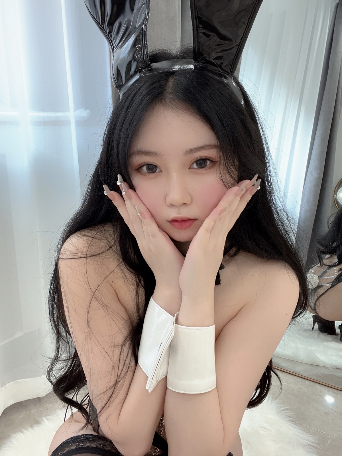 xgyw.top_蜜桃少女是依酱呀兔女郎主题私房透视高叉连体衣配蕾丝袜秀豪乳遮点诱惑写真34P