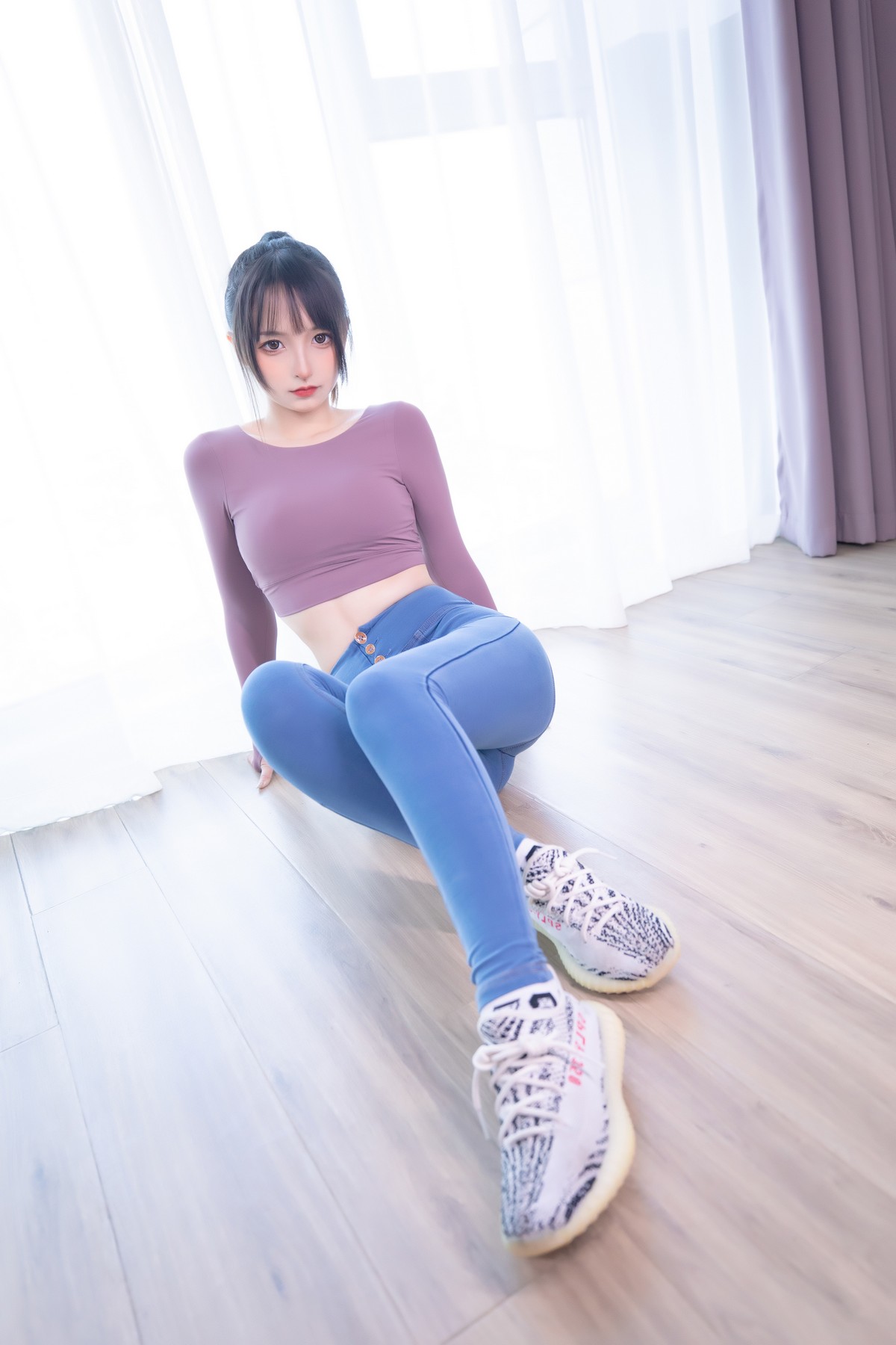xgyw.top_萝莉美女神楽坂真冬牛仔裤女孩主题私房性感白色蕾丝内衣配牛仔短裤诱惑写真150P
