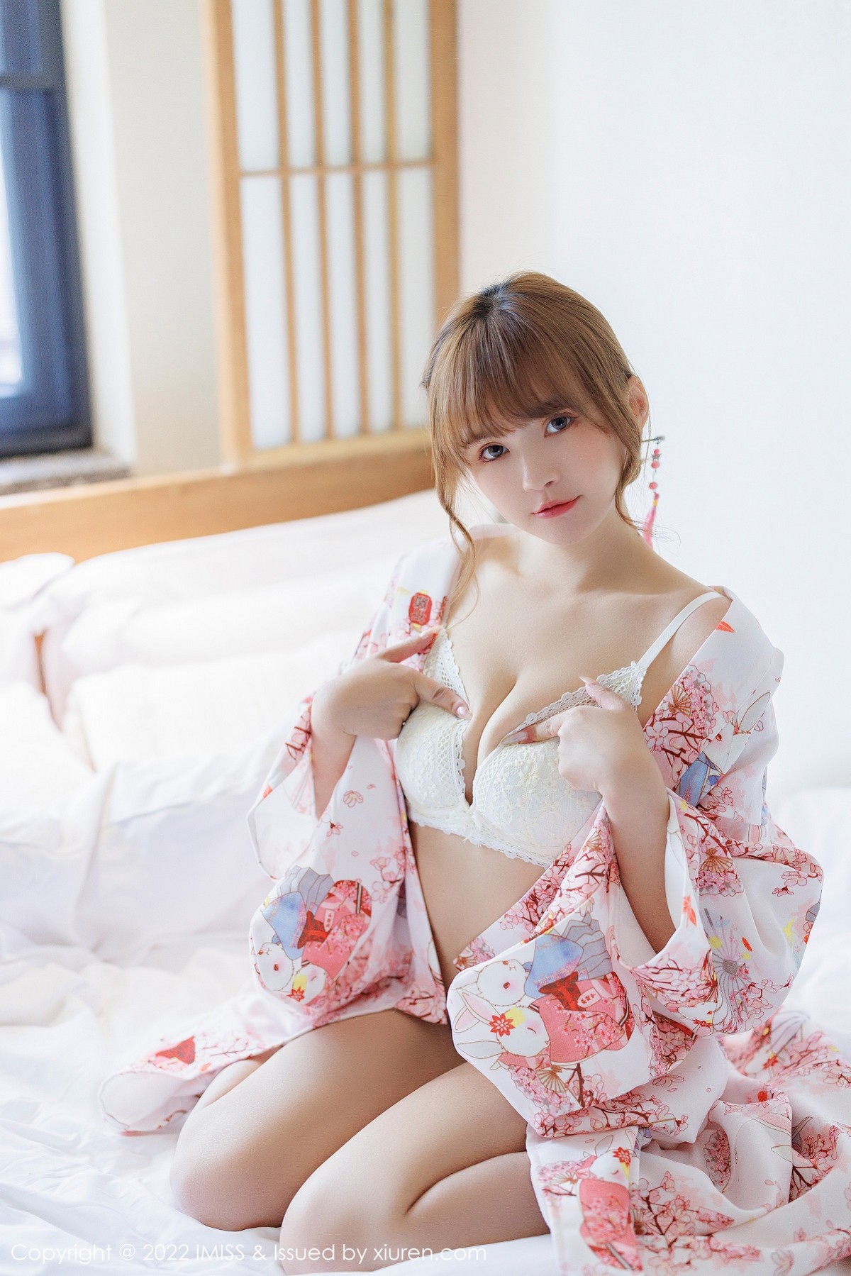 xgyw.top_[IMISS爱蜜社]Vol.676_模特张思允Nice云南心愿旅拍半脱和服露蕾丝内衣完美诱惑写真60P