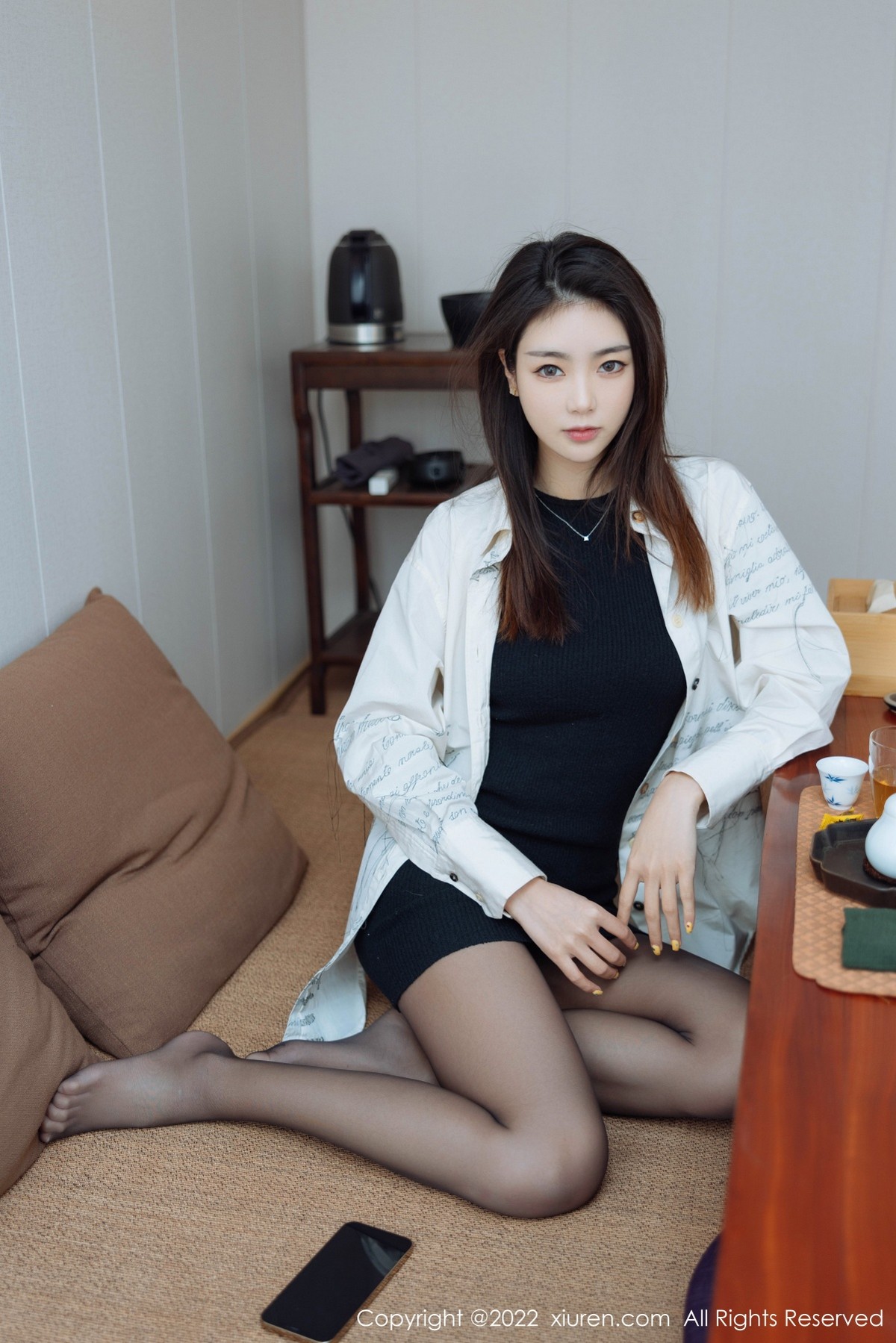 xgyw.top_XiuRen第4832期_模特可乐Vicky黑色收身服饰配超薄黑丝裤袜秀完美身材诱惑写真45P
