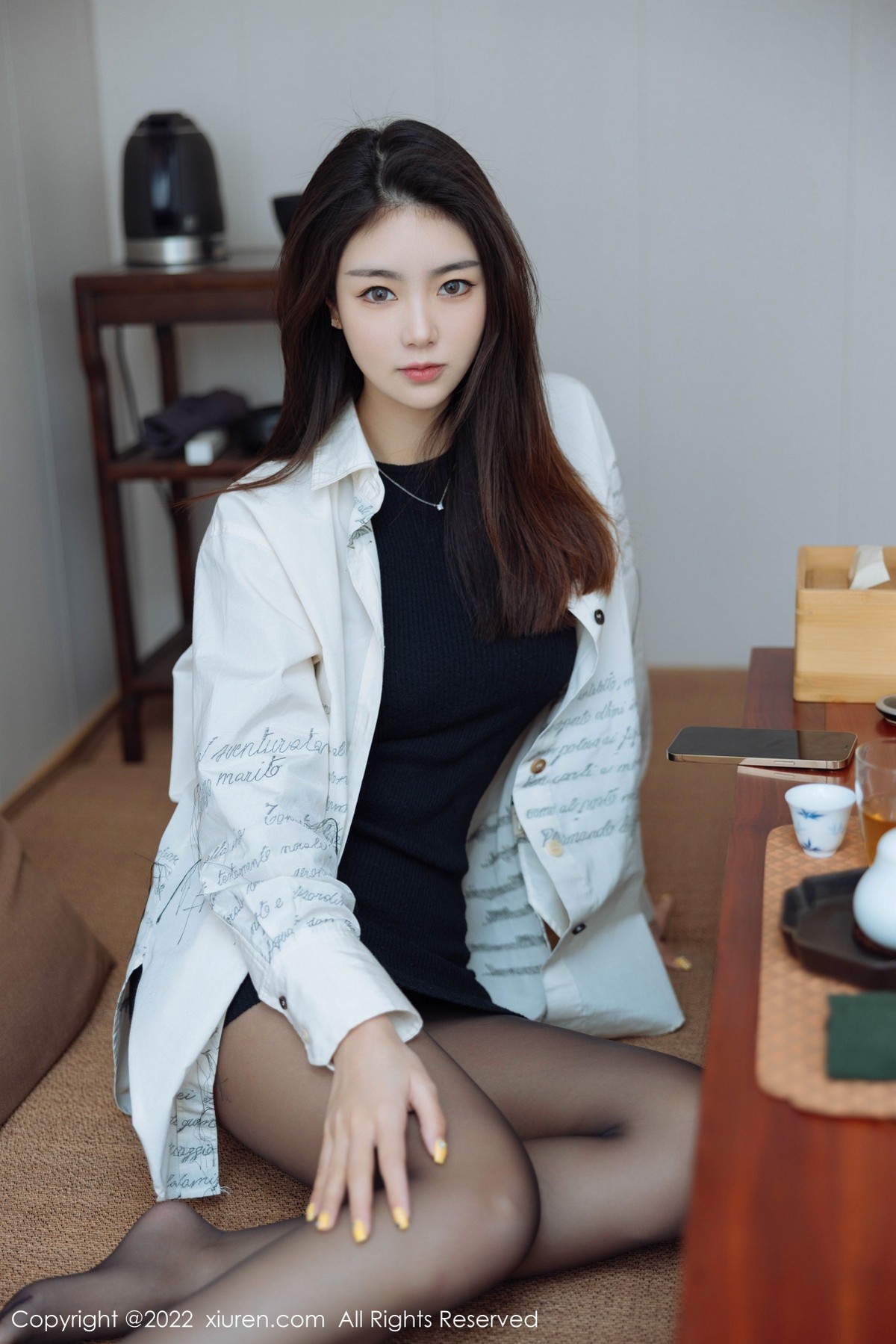 xgyw.top_XiuRen第4832期_模特可乐Vicky黑色收身服饰配超薄黑丝裤袜秀完美身材诱惑写真45P