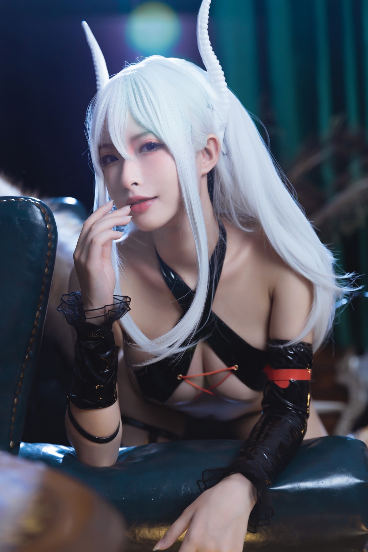 xgyw.top_性感尤物清水由乃白发魅魔主题居家私房性感黑色皮质服饰秀完美身材诱惑写真68P