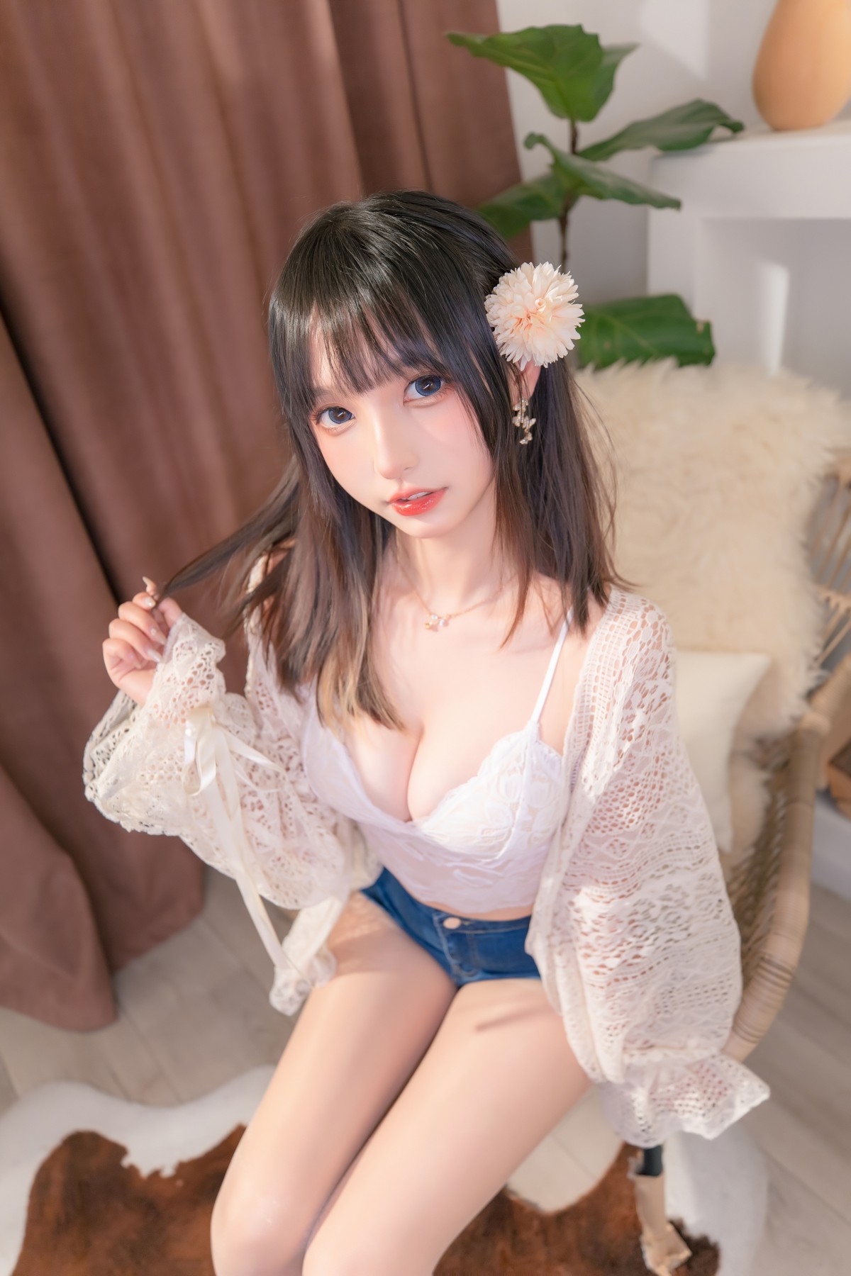 xgyw.top_萝莉美女神楽坂真冬牛仔裤女孩主题私房性感白色蕾丝内衣配牛仔短裤诱惑写真150P