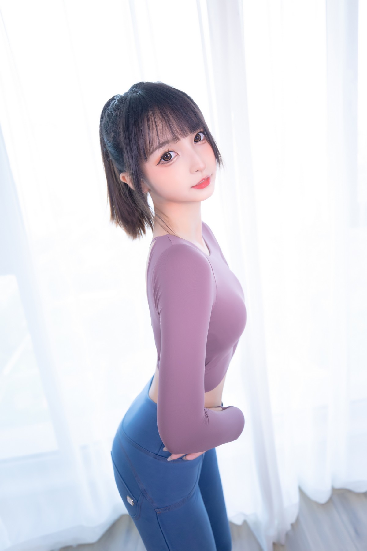 xgyw.top_萝莉美女神楽坂真冬牛仔裤女孩主题私房性感白色蕾丝内衣配牛仔短裤诱惑写真150P