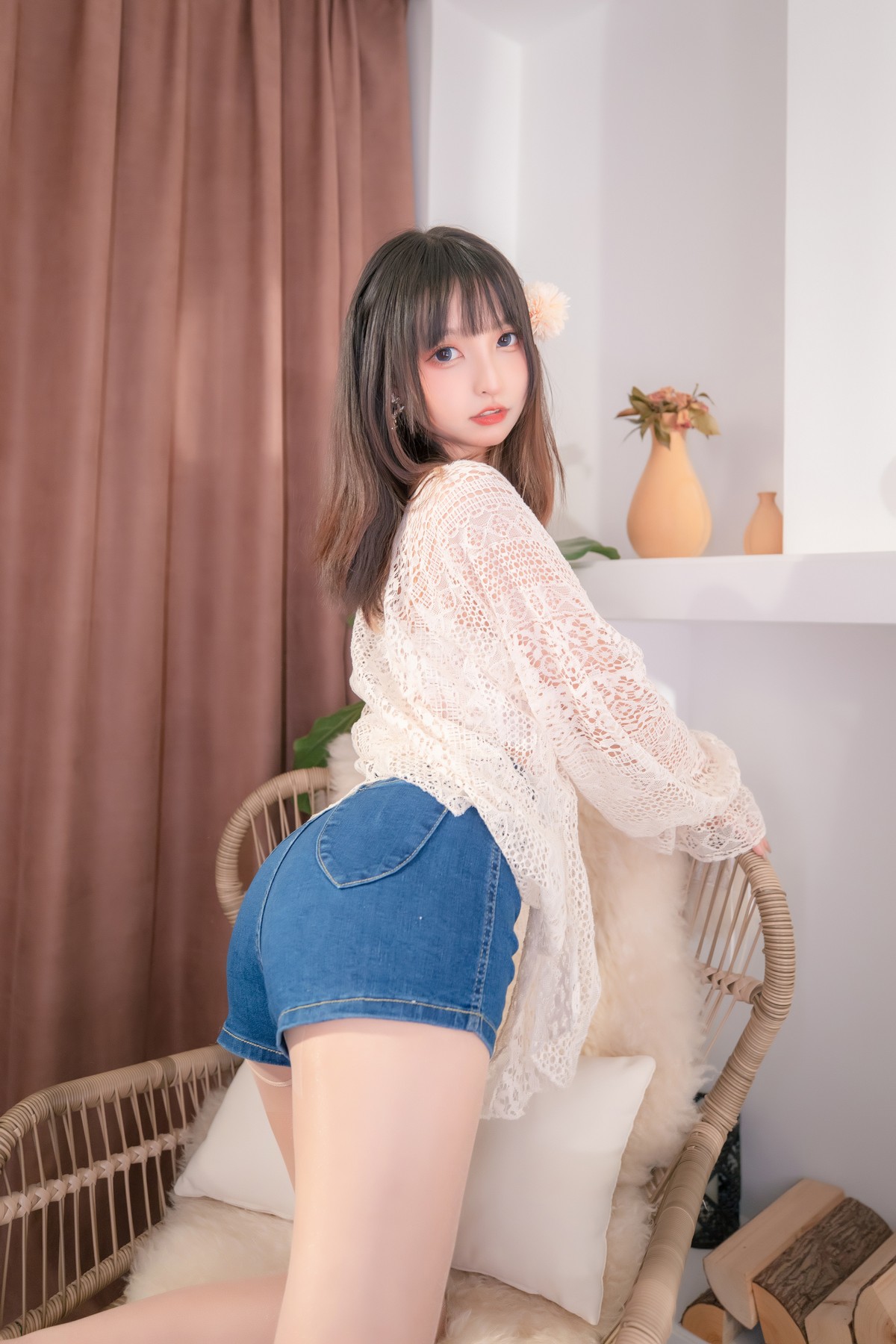 xgyw.top_萝莉美女神楽坂真冬牛仔裤女孩主题私房性感白色蕾丝内衣配牛仔短裤诱惑写真150P