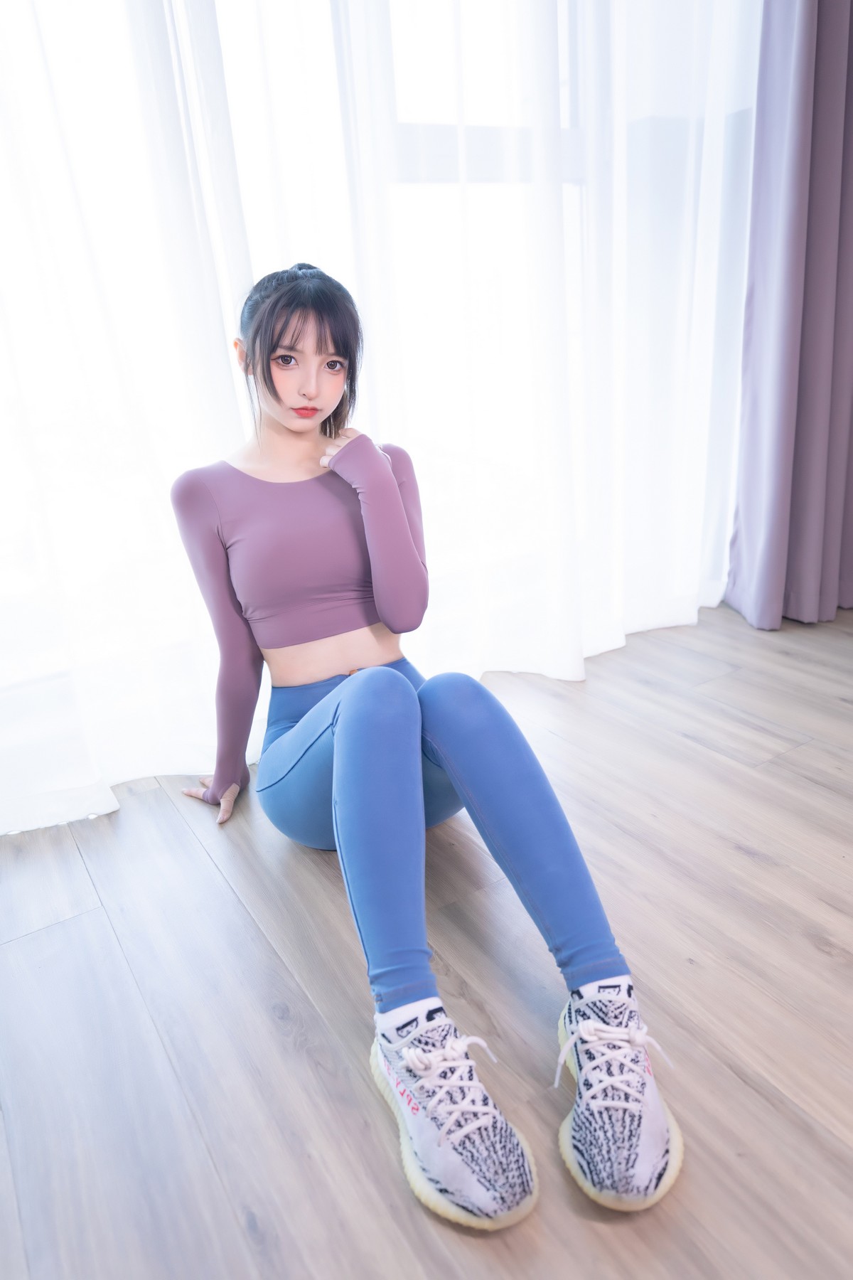 xgyw.top_萝莉美女神楽坂真冬牛仔裤女孩主题私房性感白色蕾丝内衣配牛仔短裤诱惑写真150P