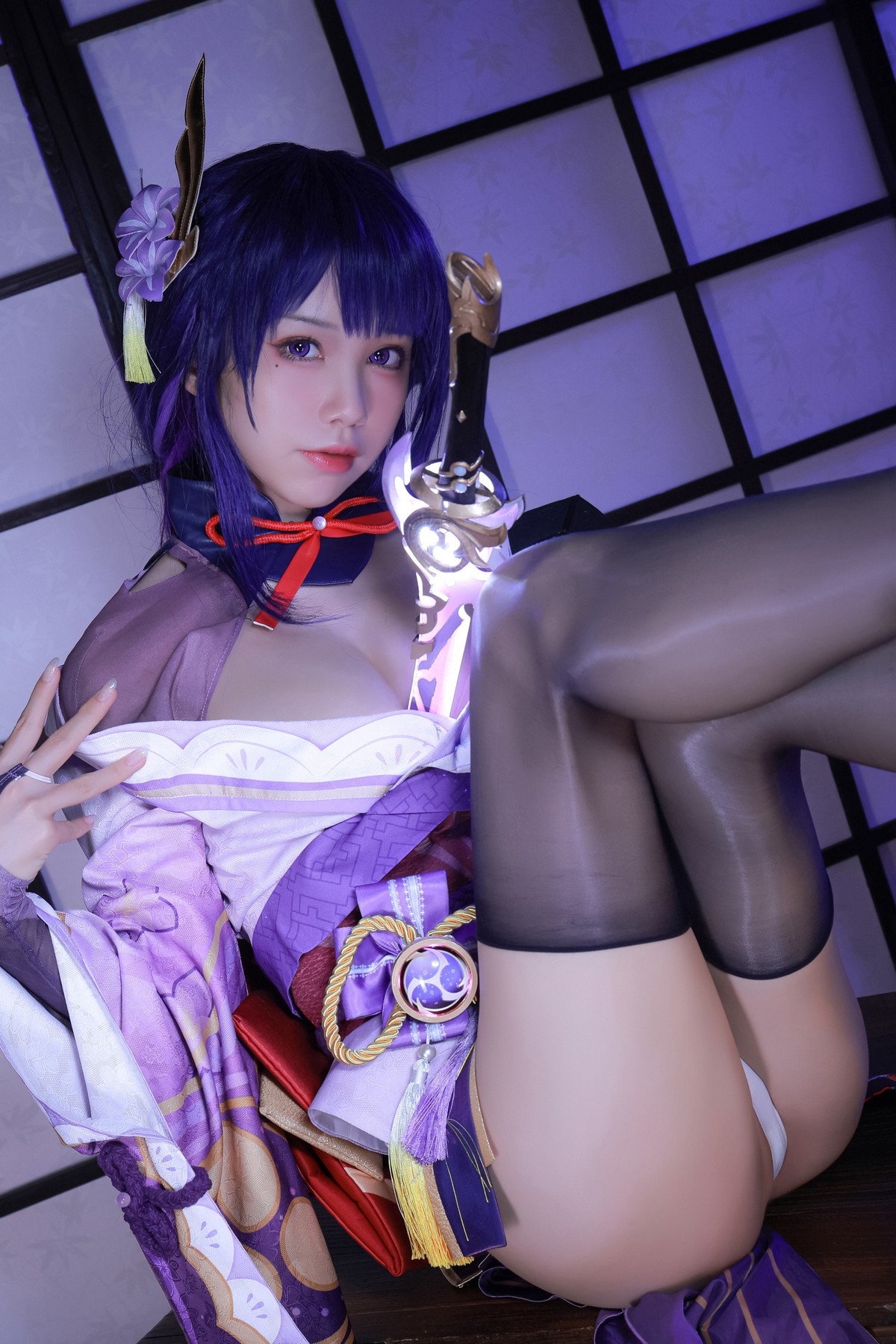 xgyw.top_动漫博主水淼Aqua雷电将军主题私房性感美女战士装扮低胸服饰秀豪乳诱惑写真130P