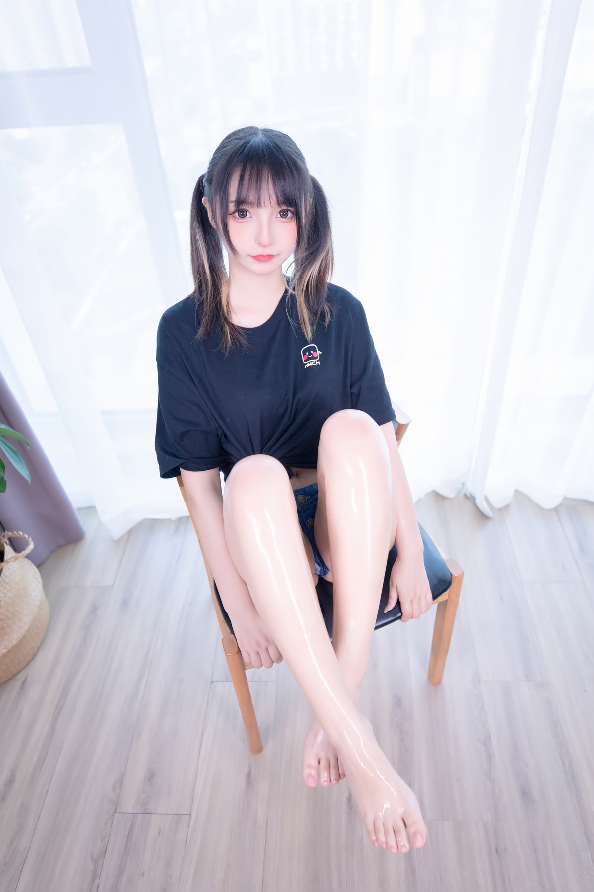 xgyw.top_萝莉美女神楽坂真冬牛仔裤女孩主题私房性感白色蕾丝内衣配牛仔短裤诱惑写真150P