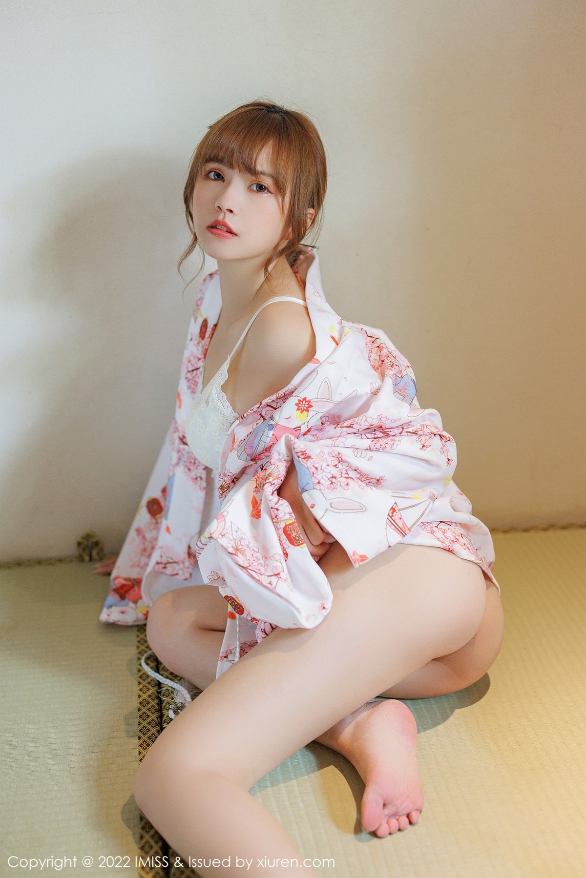 xgyw.top_[IMISS爱蜜社]Vol.676_模特张思允Nice云南心愿旅拍半脱和服露蕾丝内衣完美诱惑写真60P