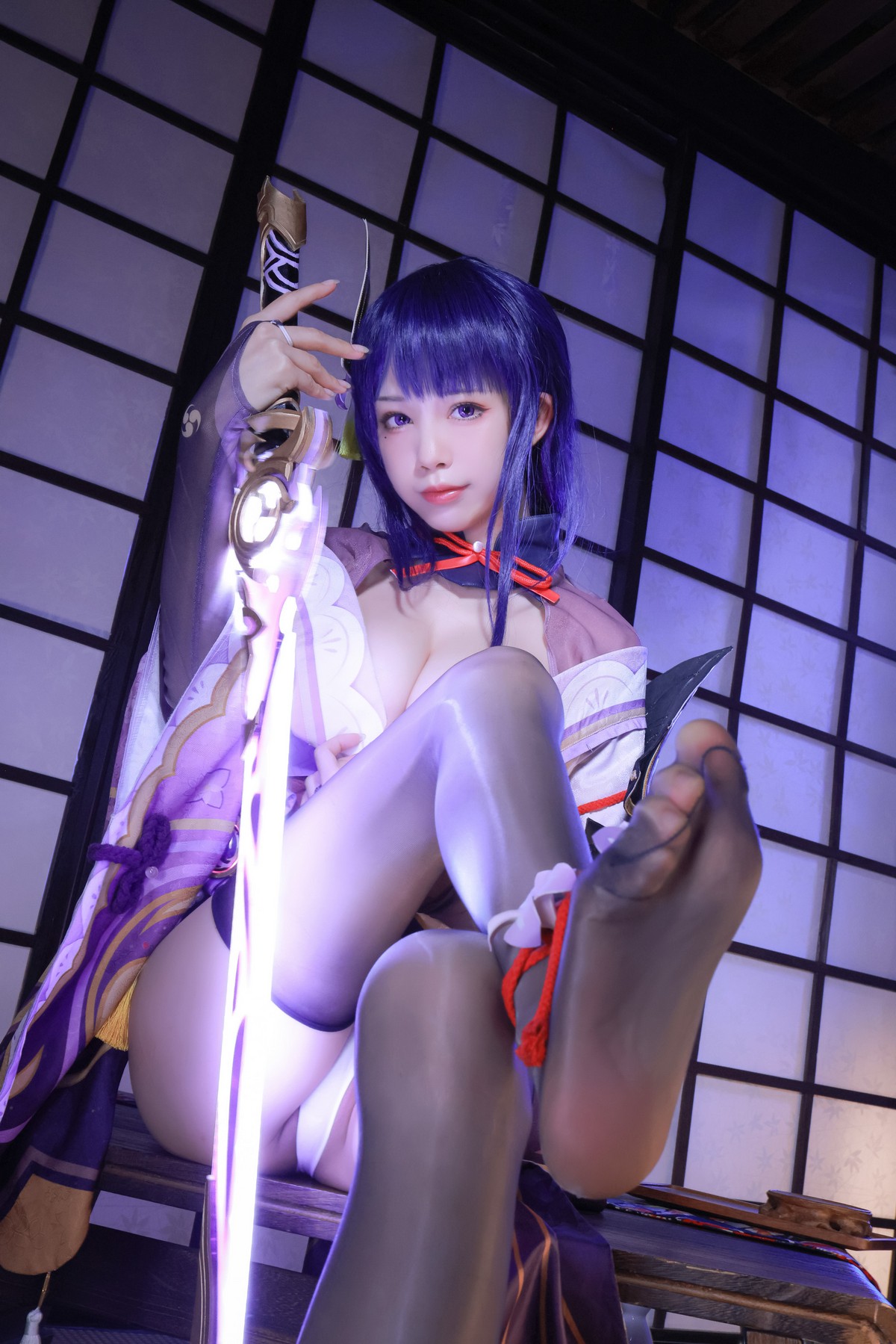 xgyw.top_动漫博主水淼Aqua雷电将军主题私房性感美女战士装扮低胸服饰秀豪乳诱惑写真130P