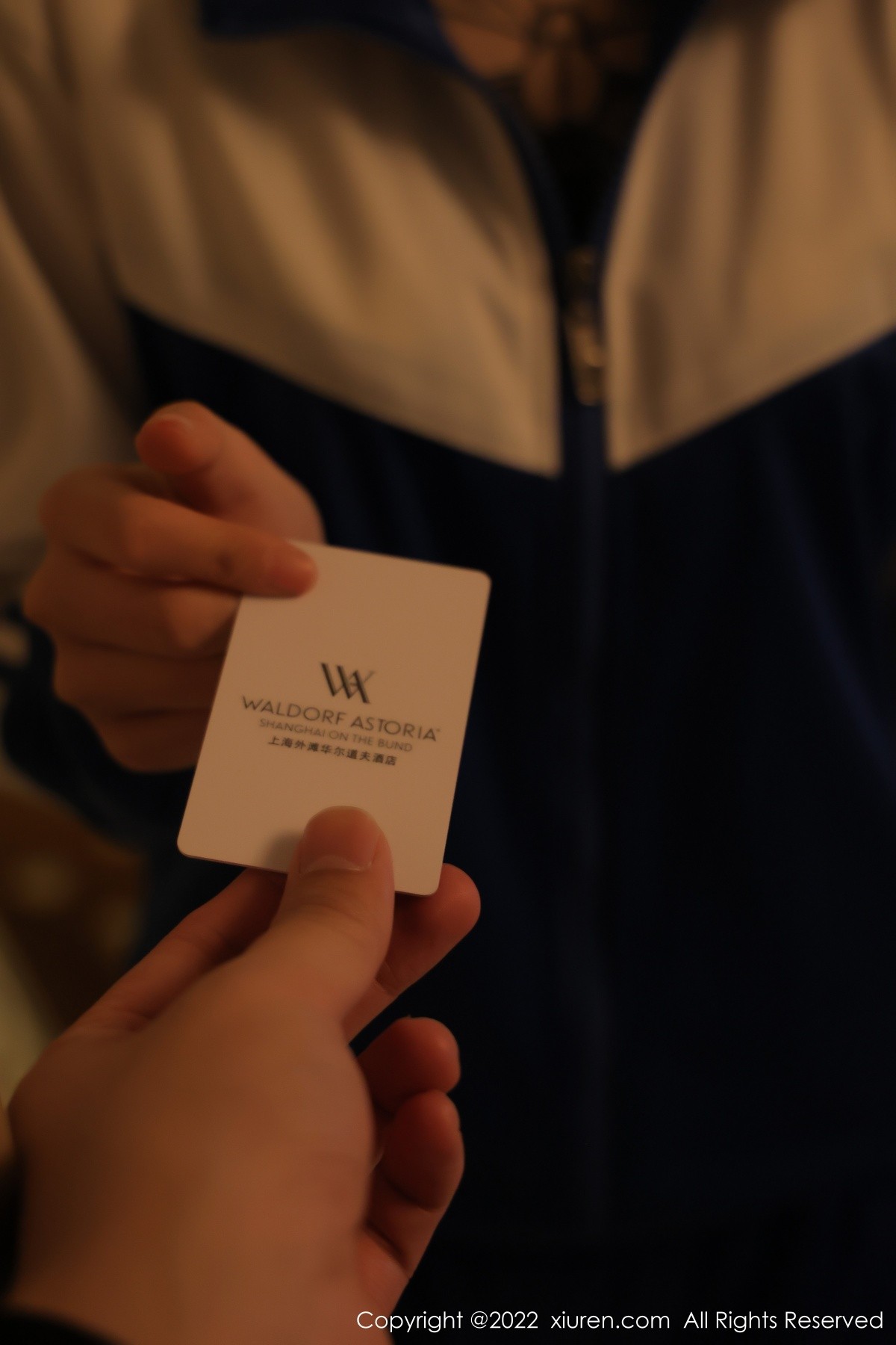 xgyw.top_XiuRen第4838期_模特奶瓶私房半脱蓝白运动服露性感黄色内衣秀完美身材诱惑写真70P