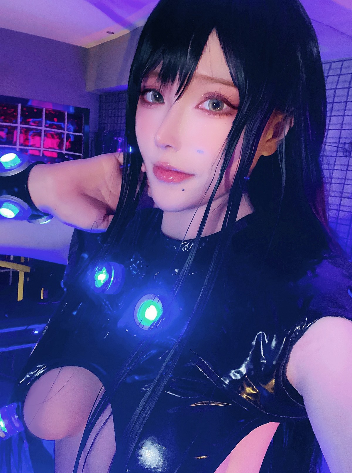 xgyw.top_网络美女起司块ii绅士下平玲花主题黑色皮质露胸连体衣秀油亮肌肤丰满诱惑写真55P