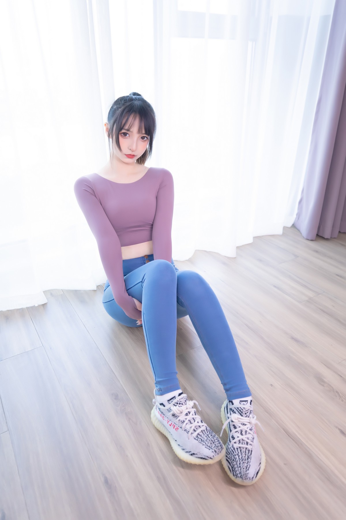 xgyw.top_萝莉美女神楽坂真冬牛仔裤女孩主题私房性感白色蕾丝内衣配牛仔短裤诱惑写真150P