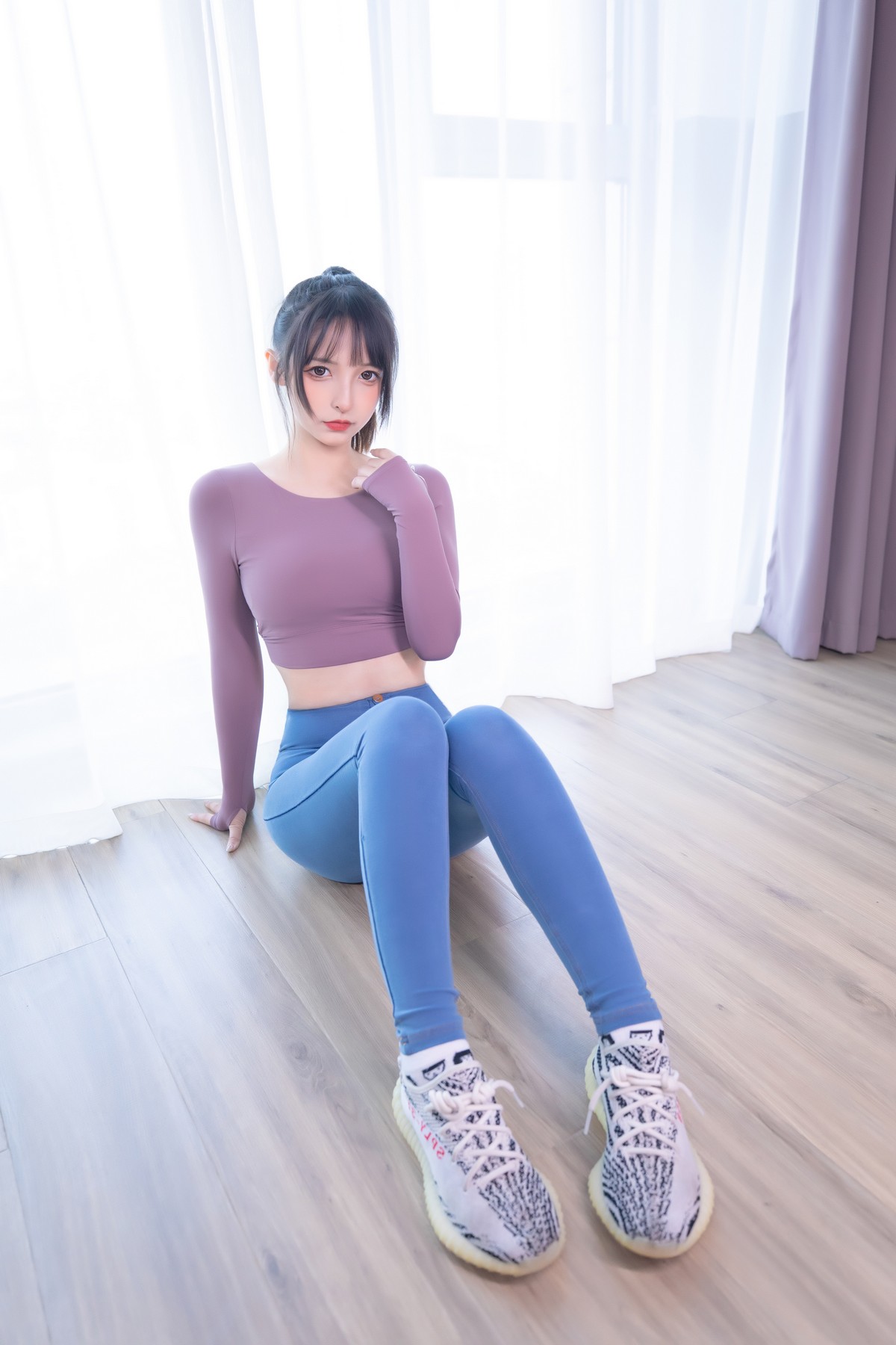 xgyw.top_萝莉美女神楽坂真冬牛仔裤女孩主题私房性感白色蕾丝内衣配牛仔短裤诱惑写真150P