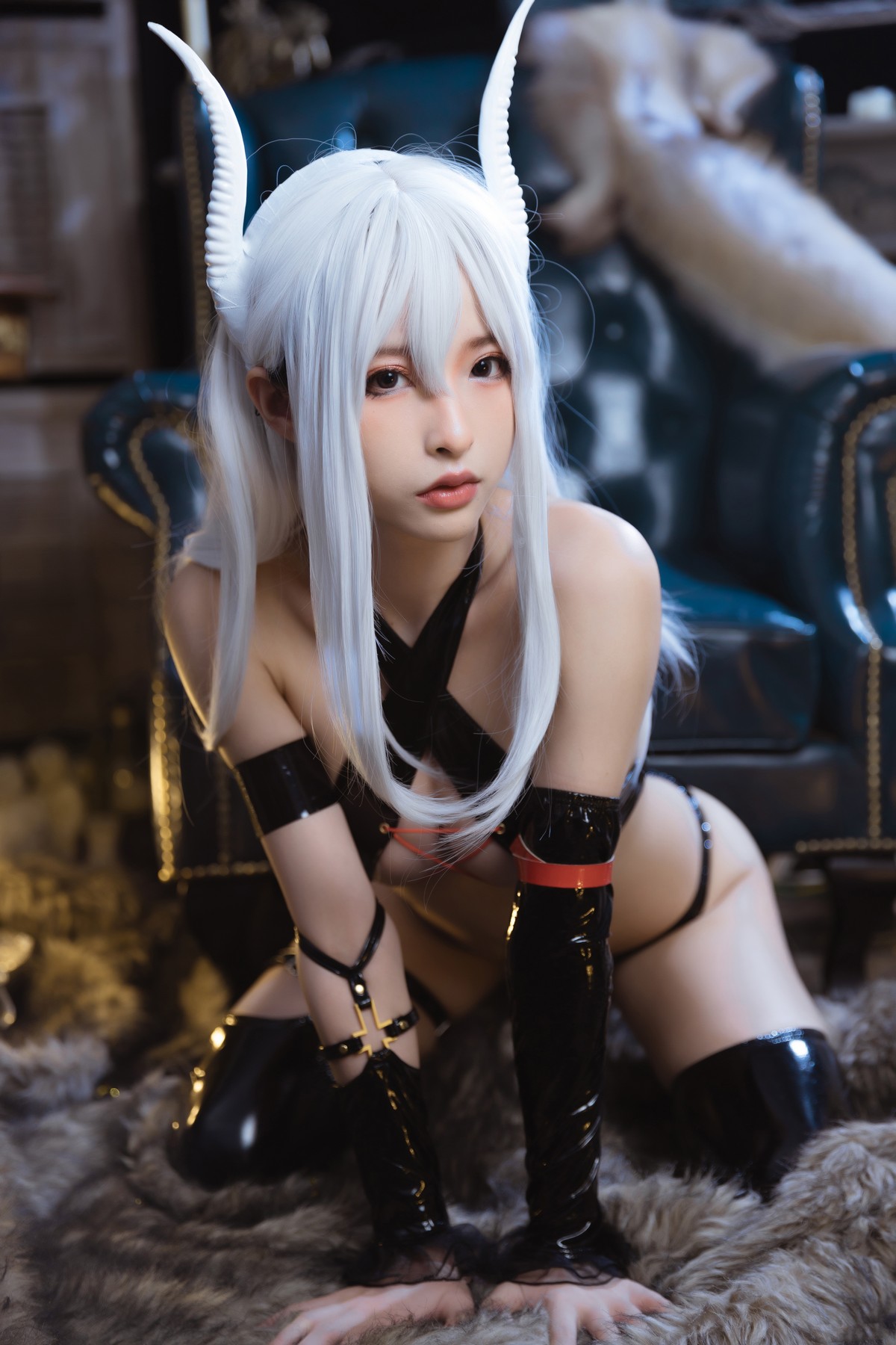 xgyw.top_性感尤物清水由乃白发魅魔主题居家私房性感黑色皮质服饰秀完美身材诱惑写真68P