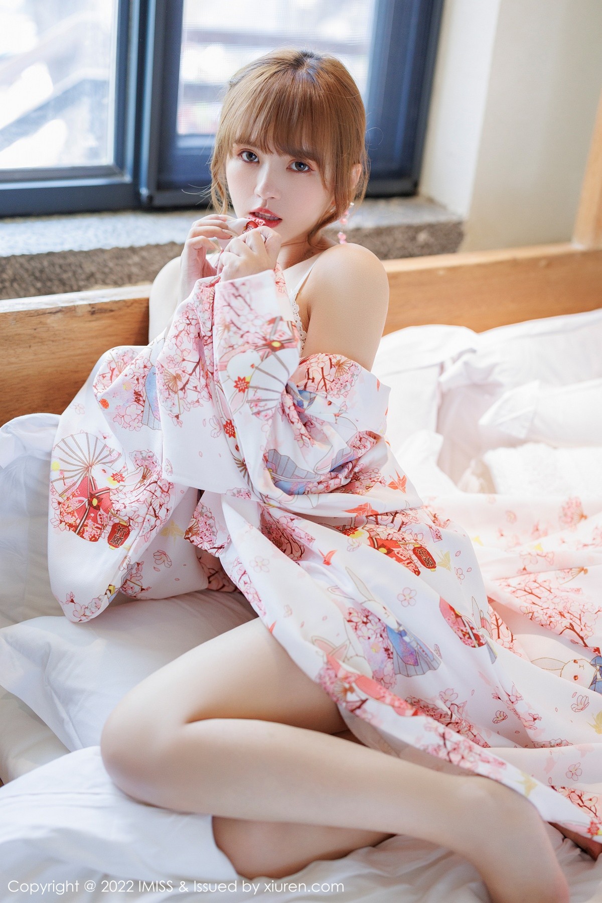 xgyw.top_[IMISS爱蜜社]Vol.676_模特张思允Nice云南心愿旅拍半脱和服露蕾丝内衣完美诱惑写真60P