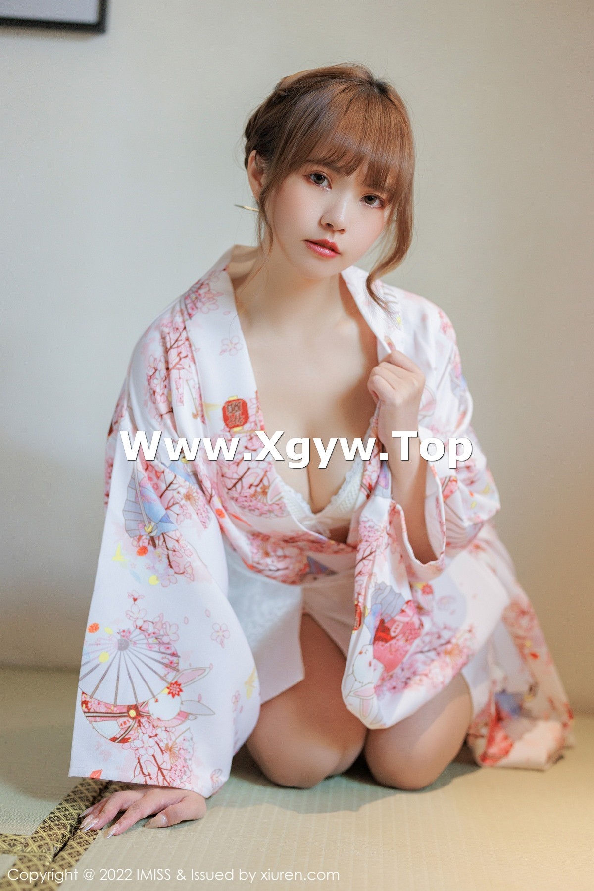 xgyw.top_[IMISS爱蜜社]Vol.676_模特张思允Nice云南心愿旅拍半脱和服露蕾丝内衣完美诱惑写真60P