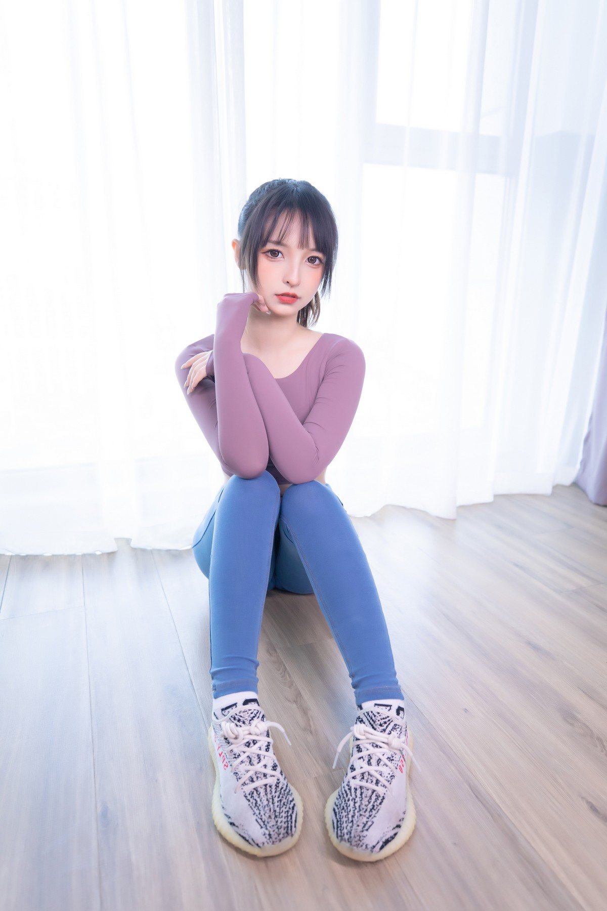 xgyw.top_萝莉美女神楽坂真冬牛仔裤女孩主题私房性感白色蕾丝内衣配牛仔短裤诱惑写真150P