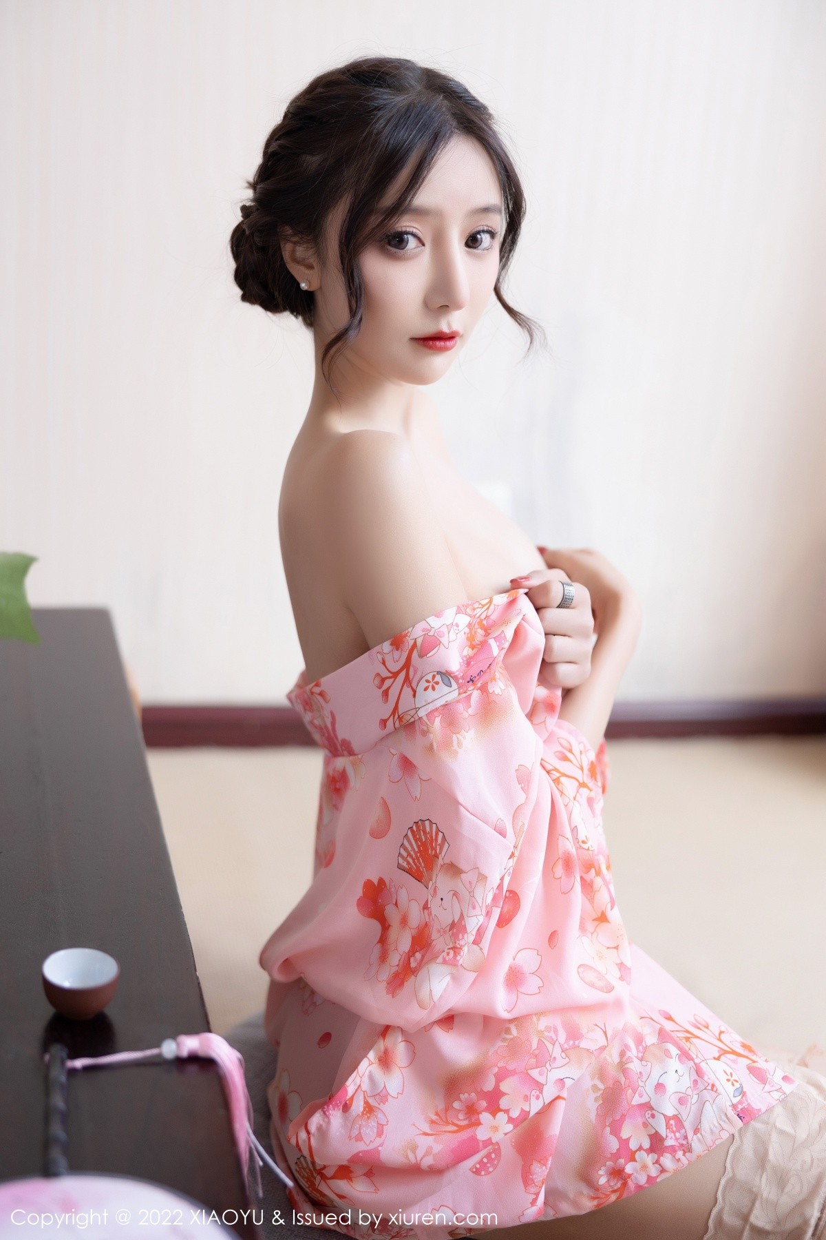 xgyw.top_[XiaoYu画语界]Vol.754_女神王馨瑶yanni云南心愿旅拍粉色华衣裹身秀完美身材诱惑写真71P