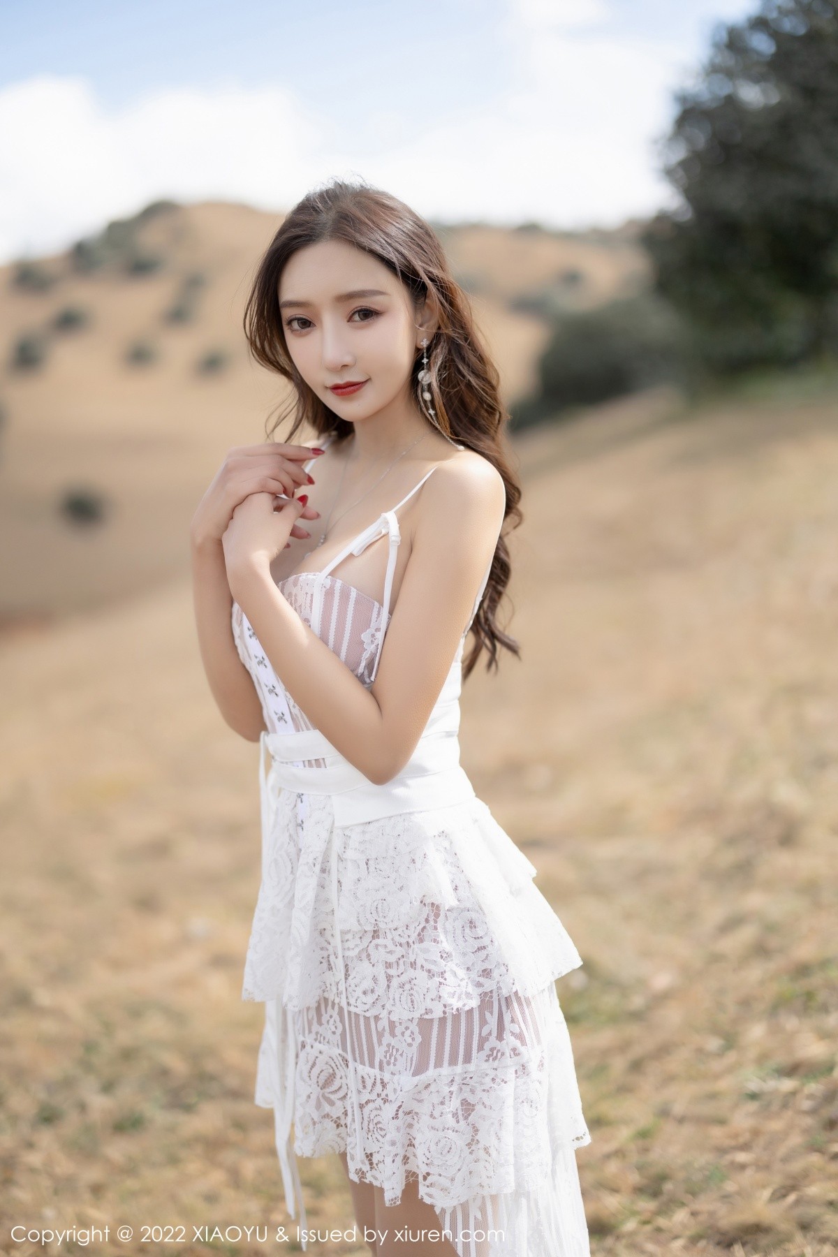 xgyw.top_[XiaoYu画语界]Vol.754_女神王馨瑶yanni云南心愿旅拍粉色华衣裹身秀完美身材诱惑写真71P