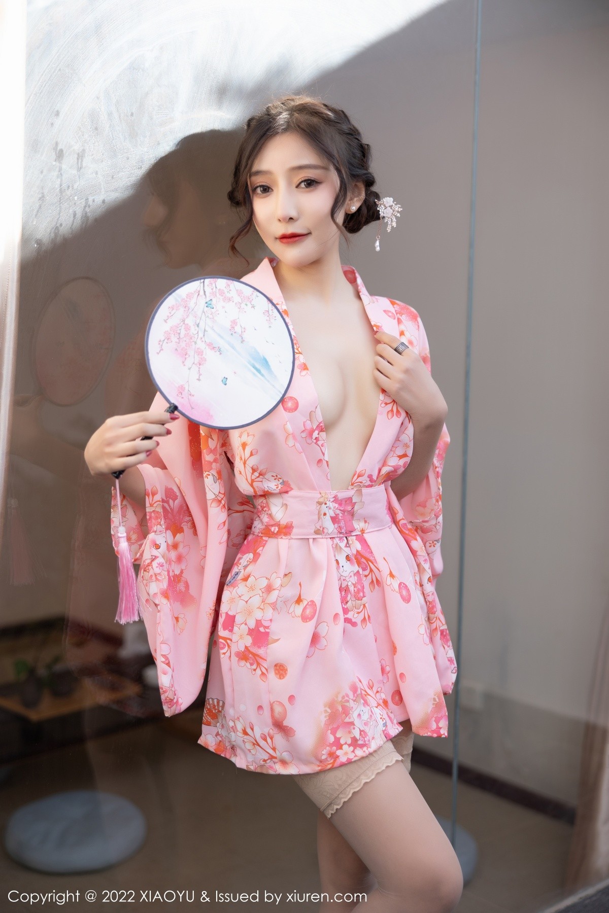 xgyw.top_[XiaoYu画语界]Vol.754_女神王馨瑶yanni云南心愿旅拍粉色华衣裹身秀完美身材诱惑写真71P