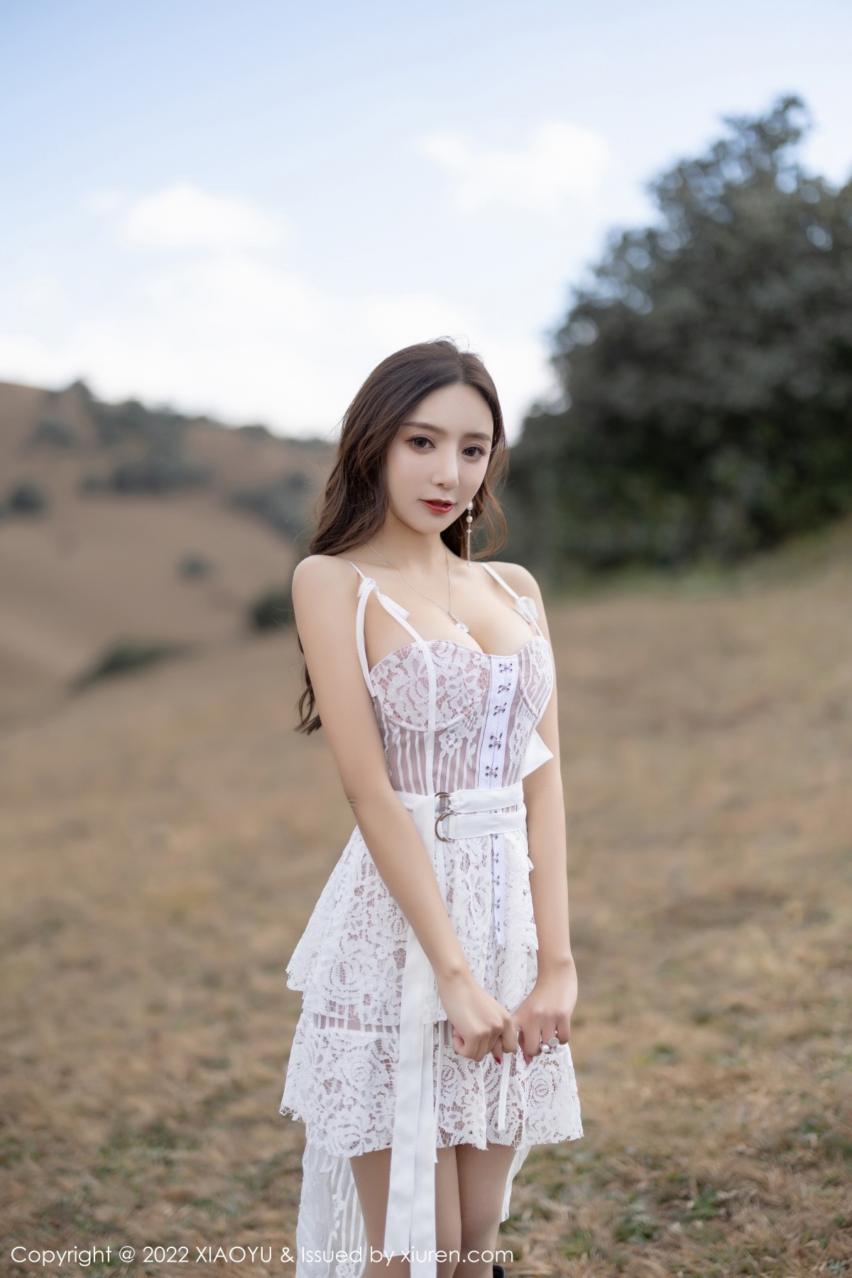 xgyw.top_[XiaoYu画语界]Vol.754_女神王馨瑶yanni云南心愿旅拍粉色华衣裹身秀完美身材诱惑写真71P