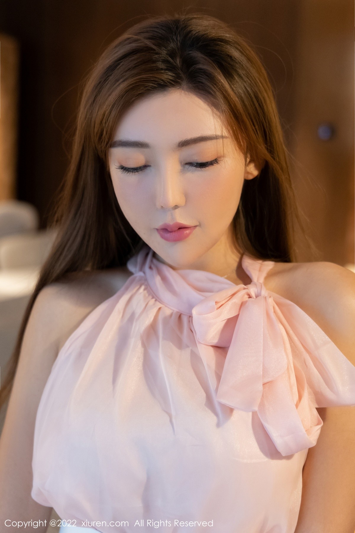 xgyw.top_XiuRen第4847期_模特萌汉药baby青海旅拍粉色轻透上衣配白短裙秀翘臀诱惑写真58P