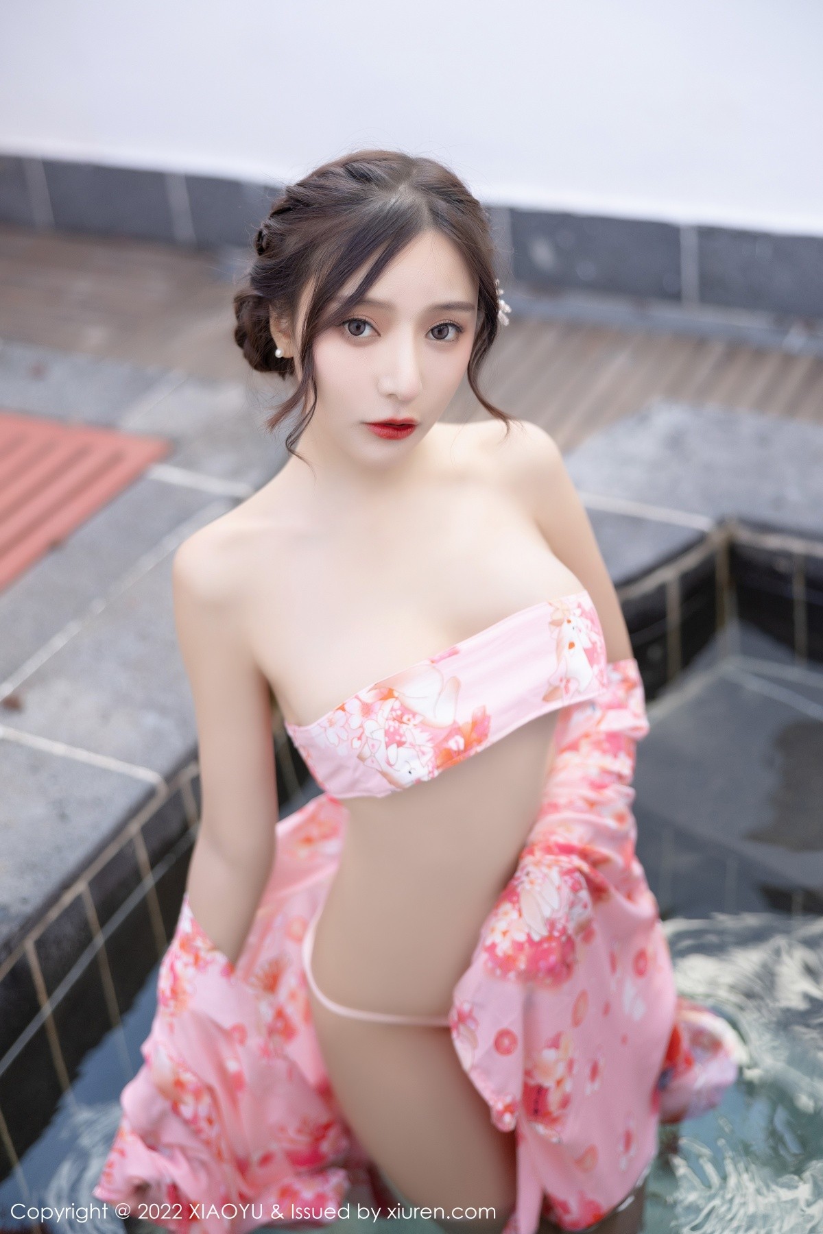 xgyw.top_[XiaoYu画语界]Vol.754_女神王馨瑶yanni云南心愿旅拍粉色华衣裹身秀完美身材诱惑写真71P
