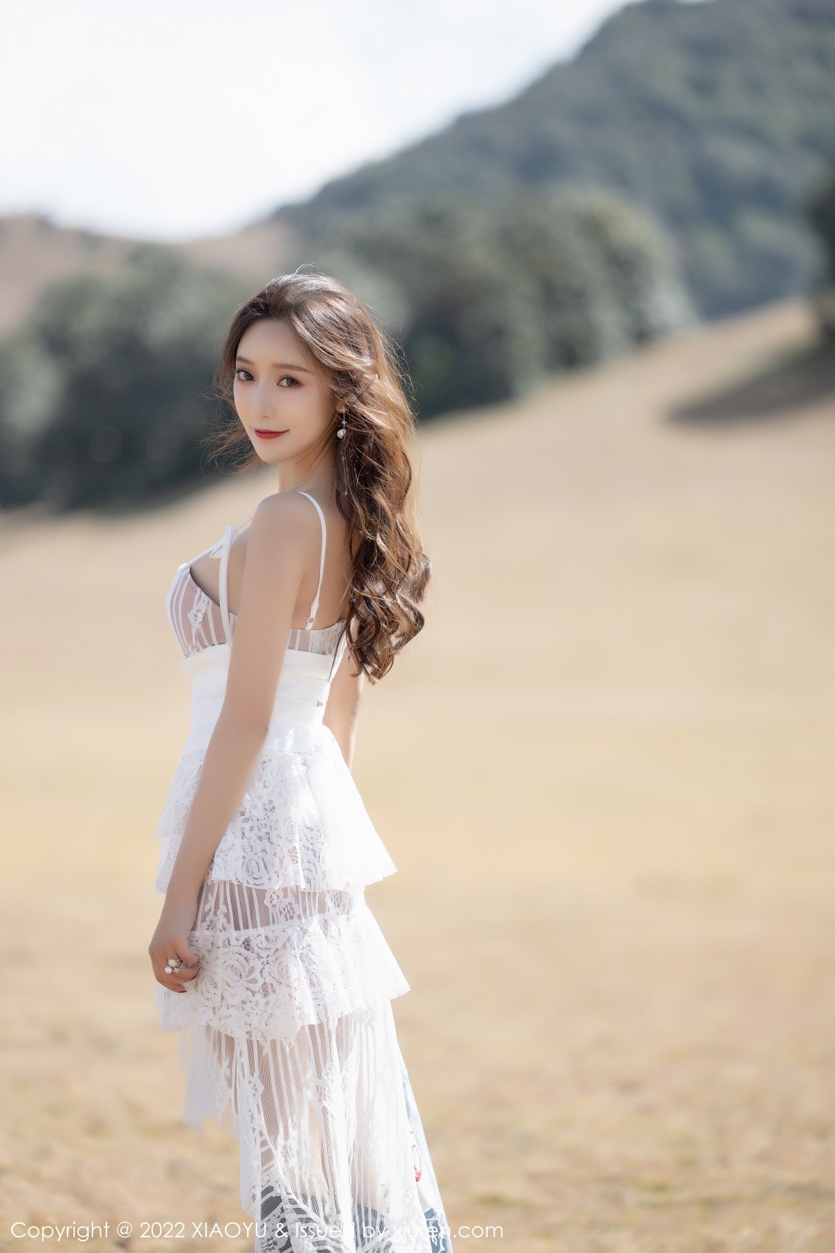 xgyw.top_[XiaoYu画语界]Vol.754_女神王馨瑶yanni云南心愿旅拍粉色华衣裹身秀完美身材诱惑写真71P