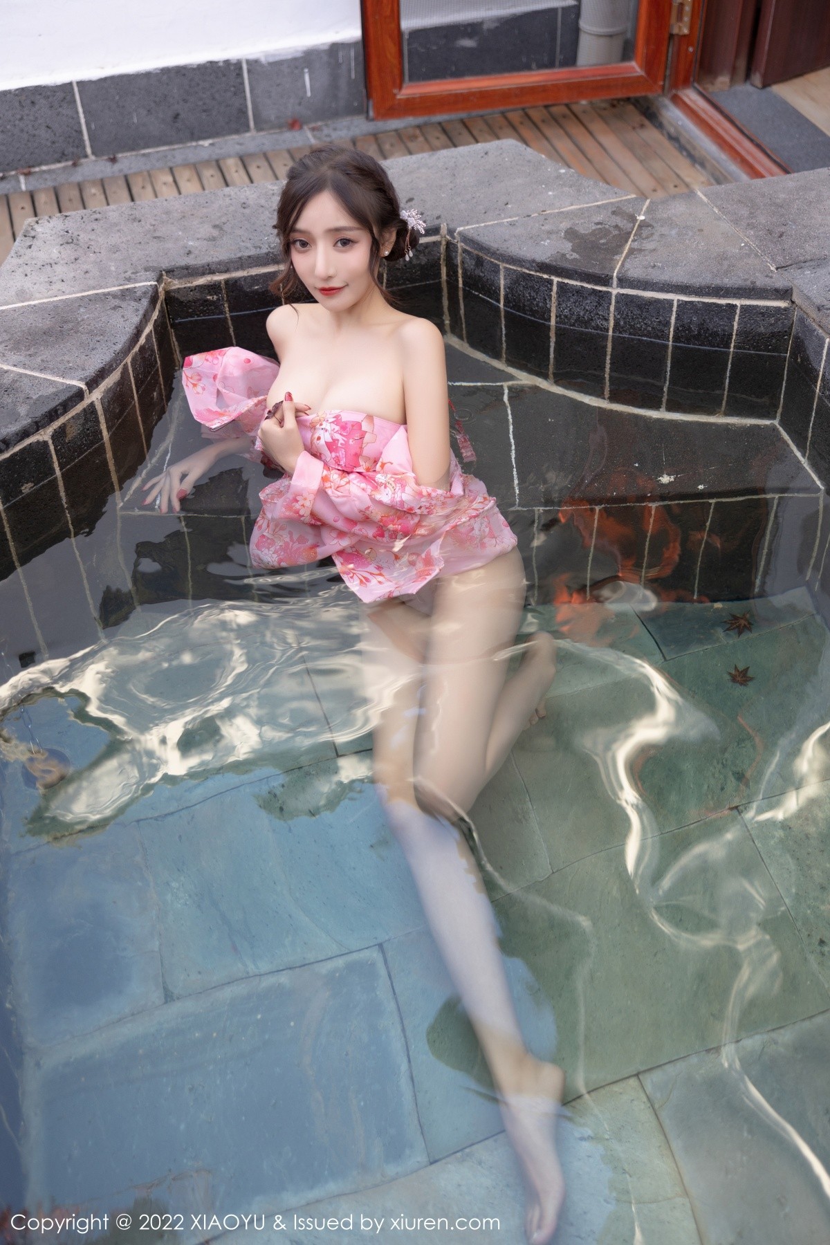 xgyw.top_[XiaoYu画语界]Vol.754_女神王馨瑶yanni云南心愿旅拍粉色华衣裹身秀完美身材诱惑写真71P