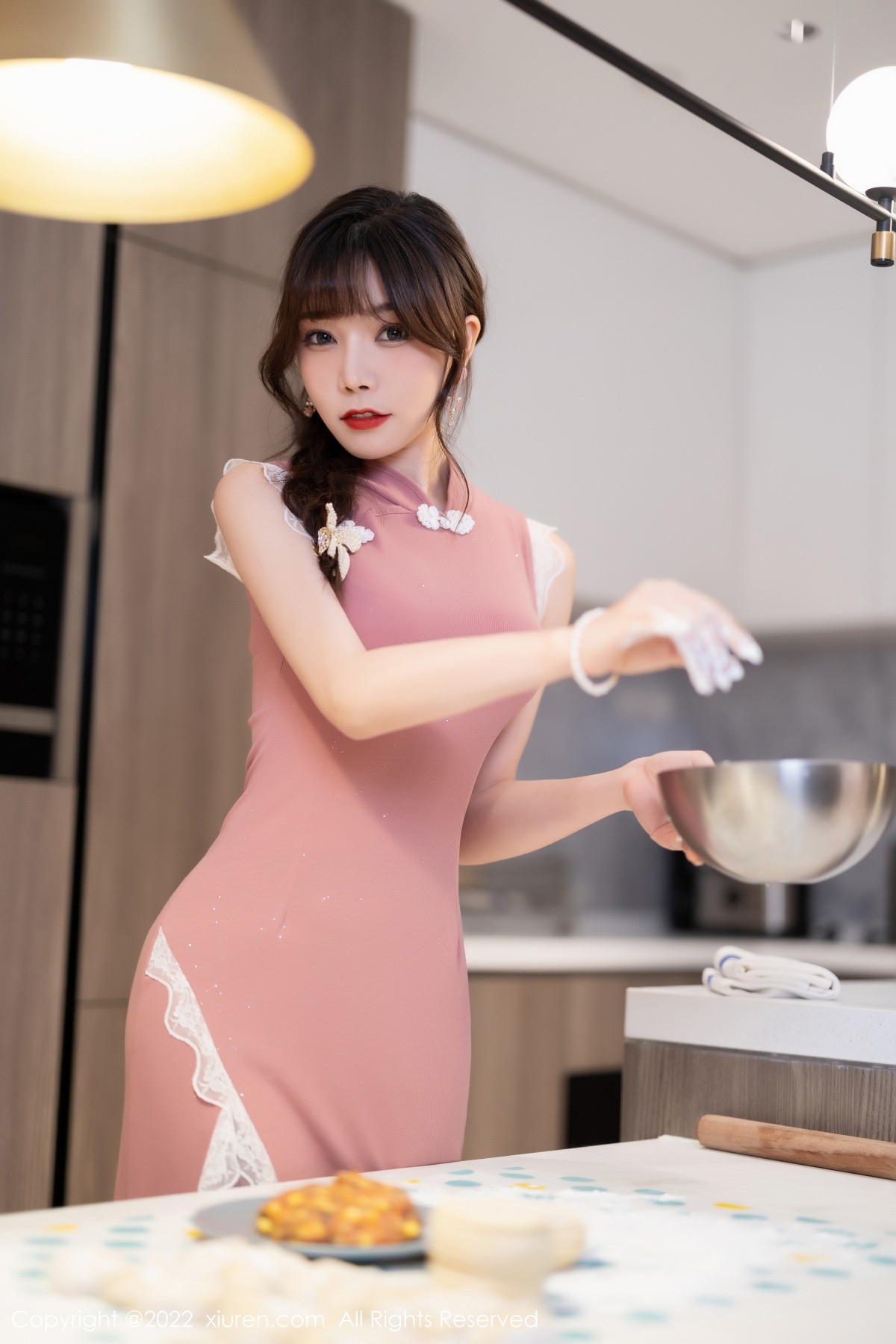 xgyw.top_XiuRen第4848期_女神芝芝Booty厨娘角色主题粉红色旗袍配黑丝裤袜极致魅惑写真78P