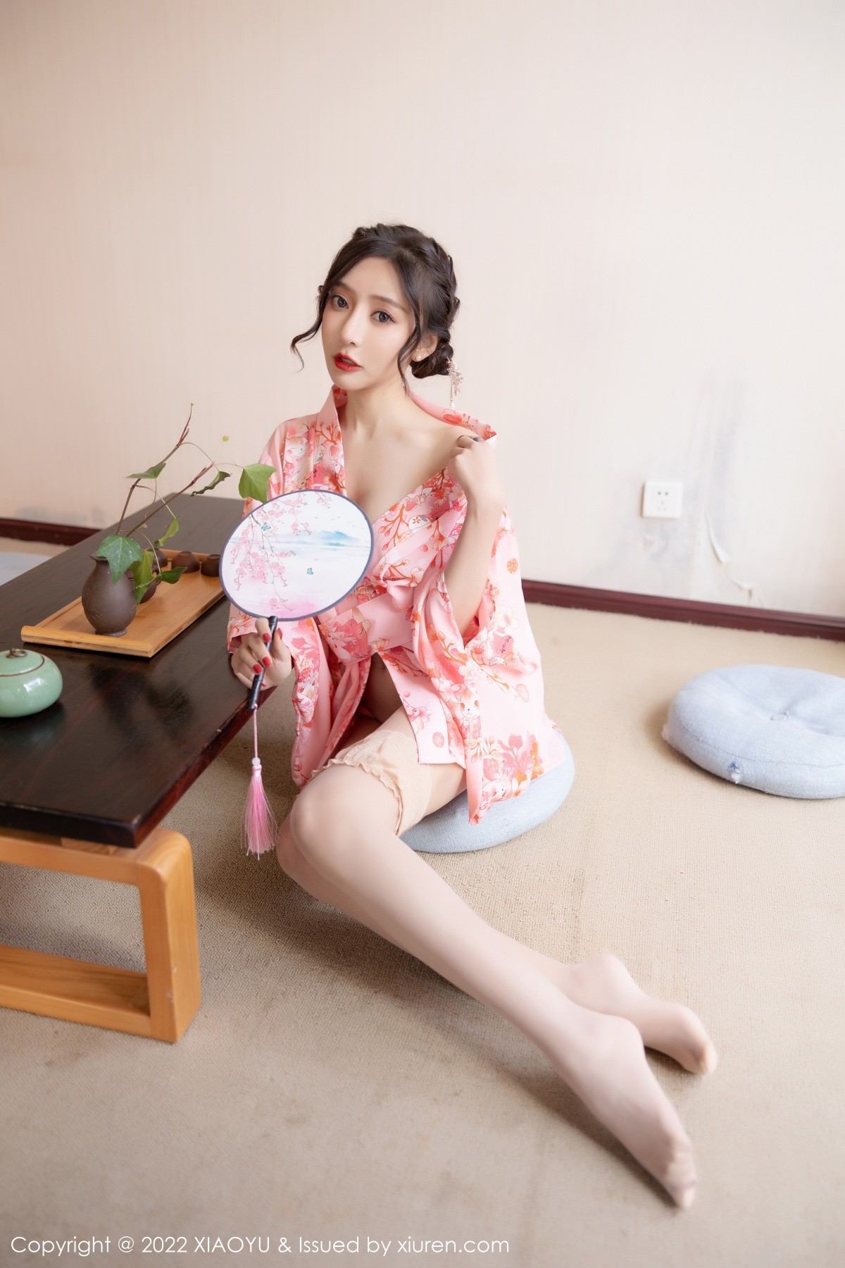 xgyw.top_[XiaoYu画语界]Vol.754_女神王馨瑶yanni云南心愿旅拍粉色华衣裹身秀完美身材诱惑写真71P