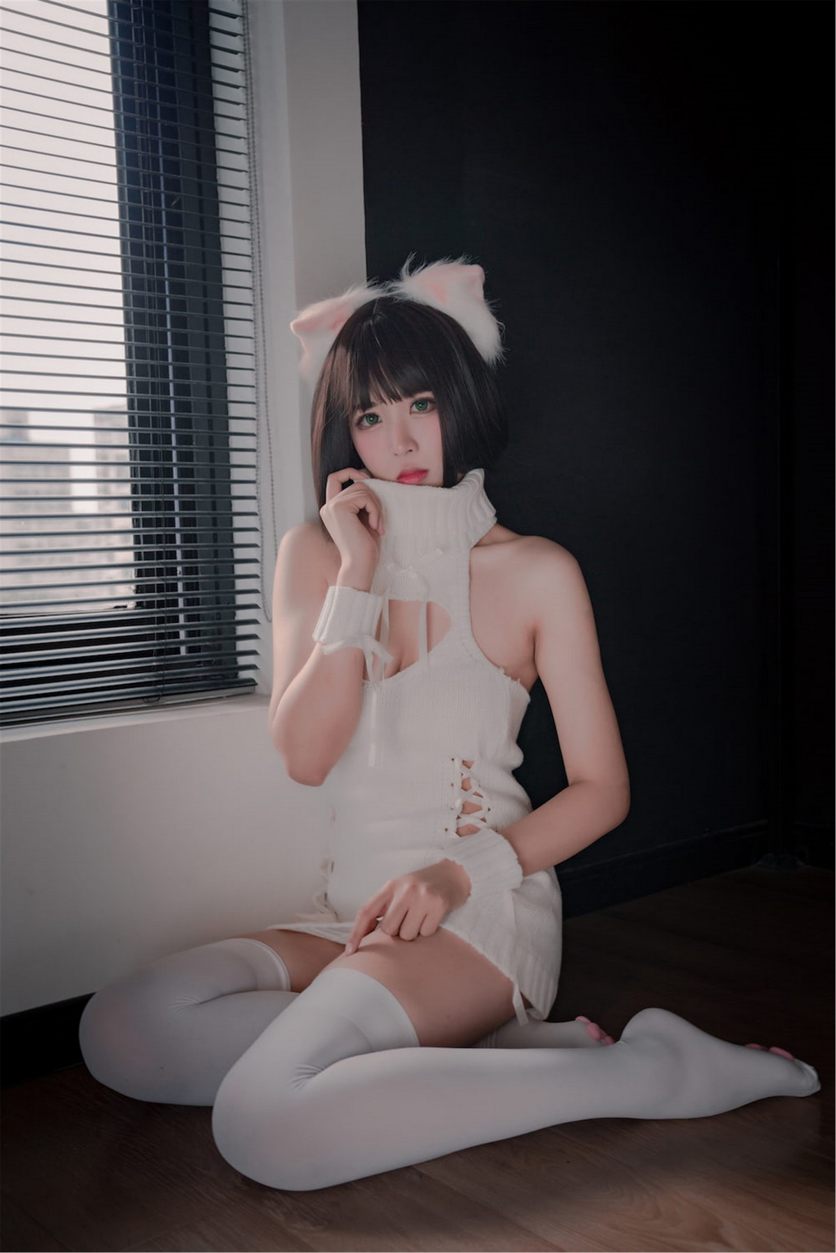 xgyw.top_网络美女轩萧学姐猫爪袜主题私房性感真空白毛衣配白丝袜秀完美身材诱惑写真40P