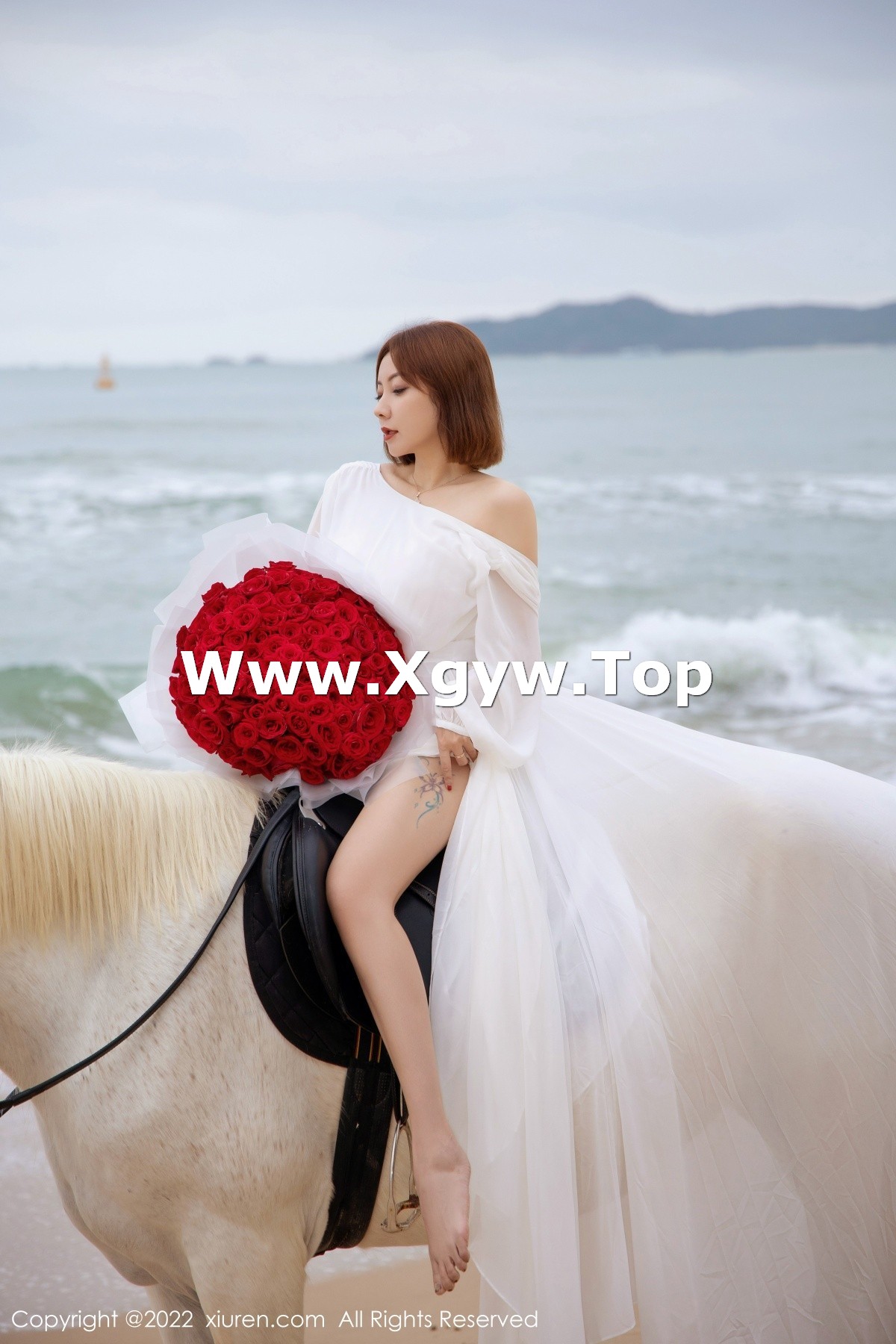 xgyw.top_XiuRen第4853期_御姐果儿Victoria三亚旅拍沙滩场景白色内衣秀凹凸身材诱惑写真40P