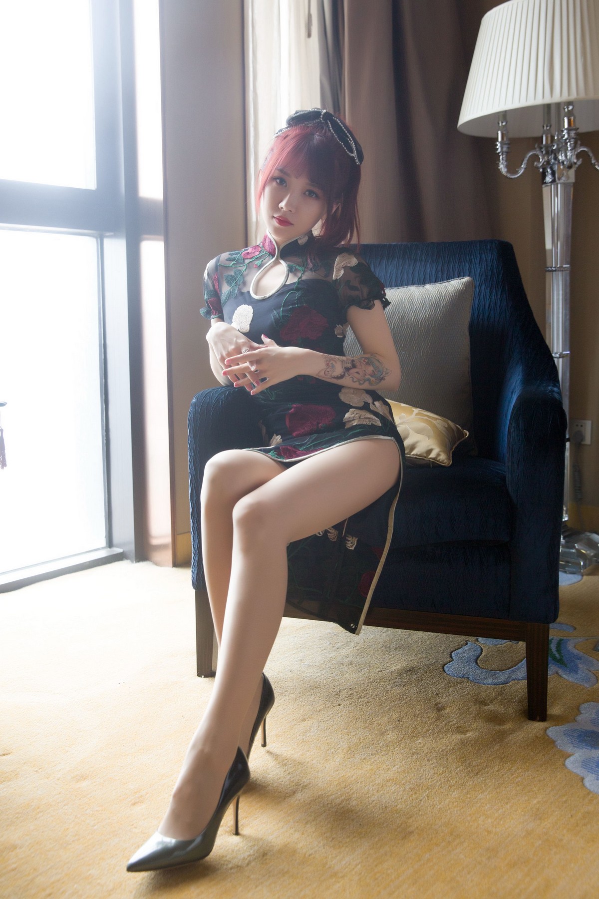 xgyw.top_斗鱼主播小女巫露娜烟影如画主题私房性感花色旗袍配超薄肉丝秀美腿诱惑写真40P