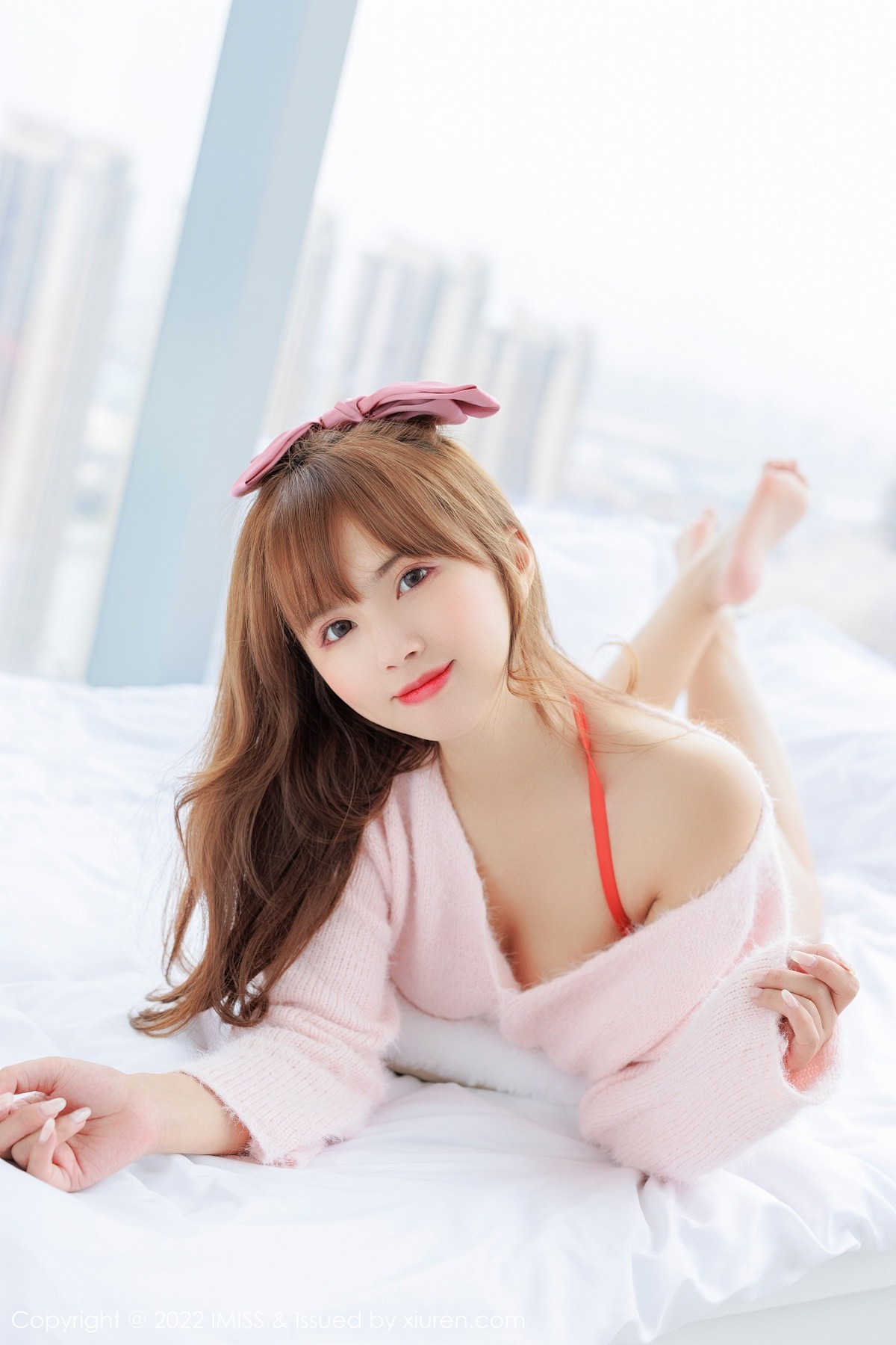 xgyw.top_[IMISS爱蜜社]Vol.677_模特张思允脱性感粉色上衣露红边内衣原色丝袜迷人诱惑写真66P